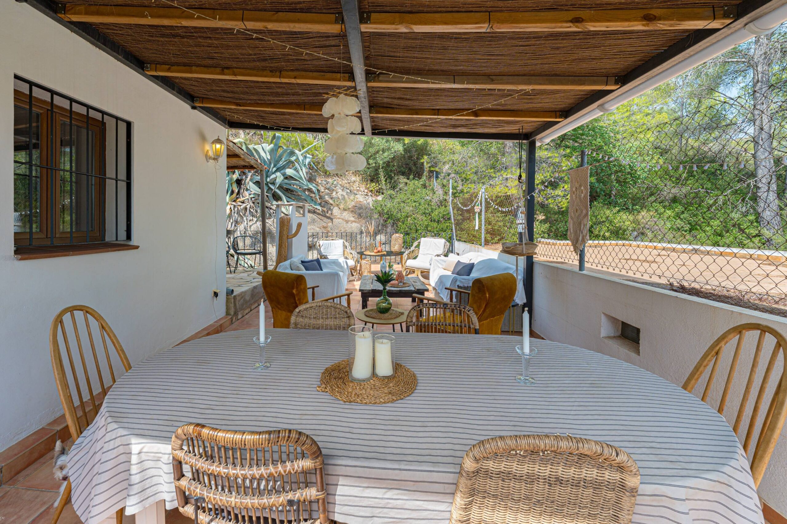 Villa de 4 dormitorios a la venta en Alcalalí