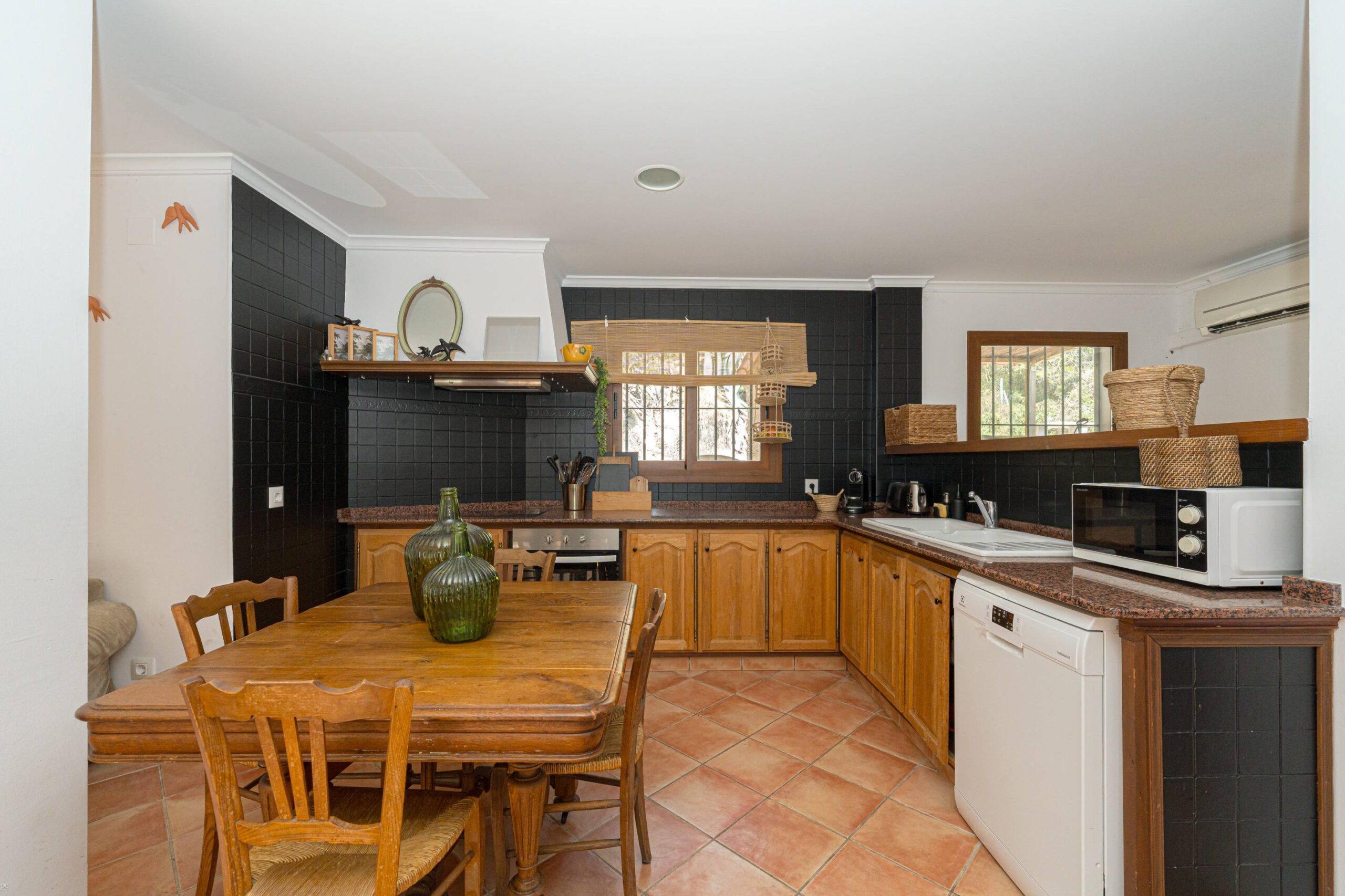 Villa de 4 dormitorios a la venta en Alcalalí