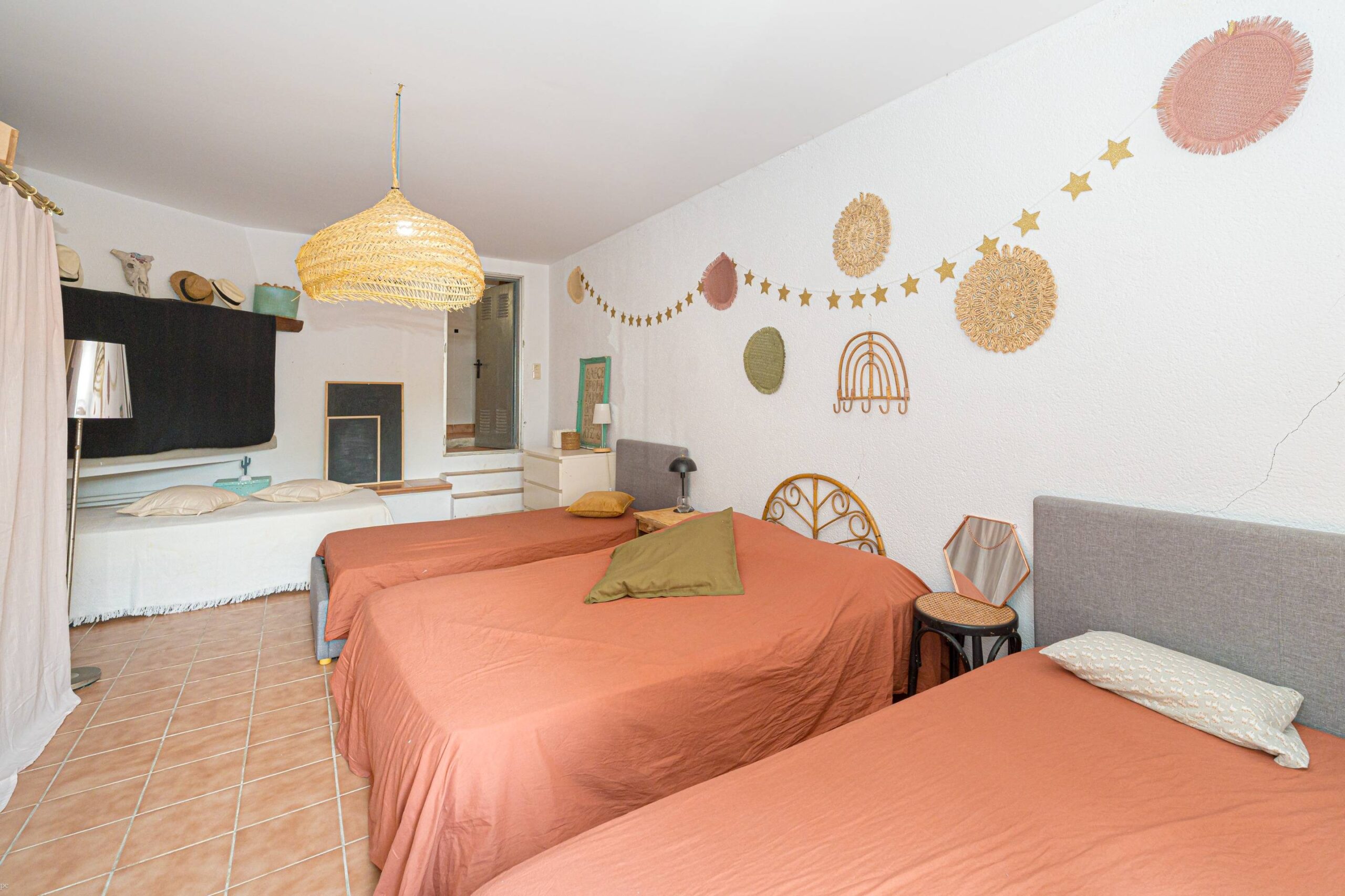 Villa de 4 dormitorios a la venta en Alcalalí