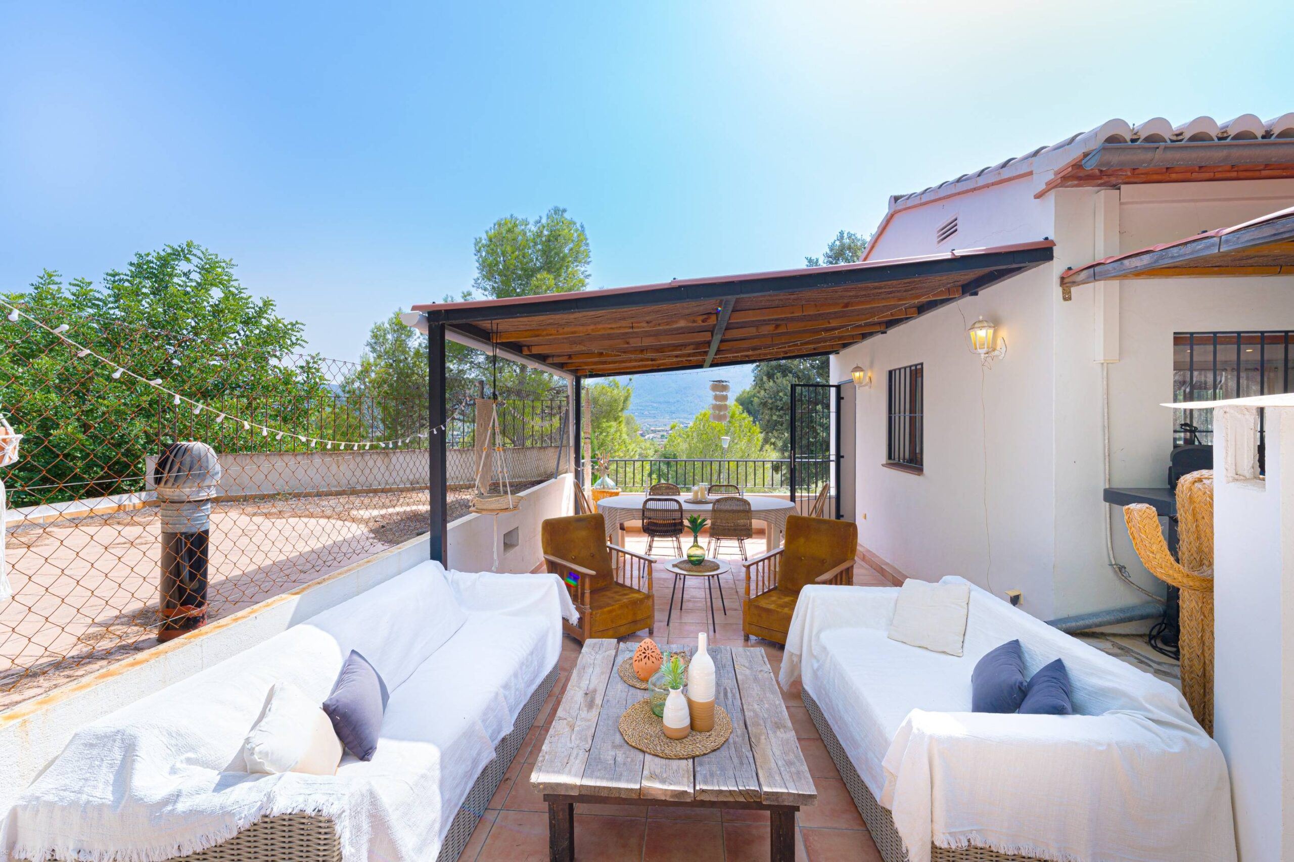 Villa de 4 dormitorios a la venta en Alcalalí