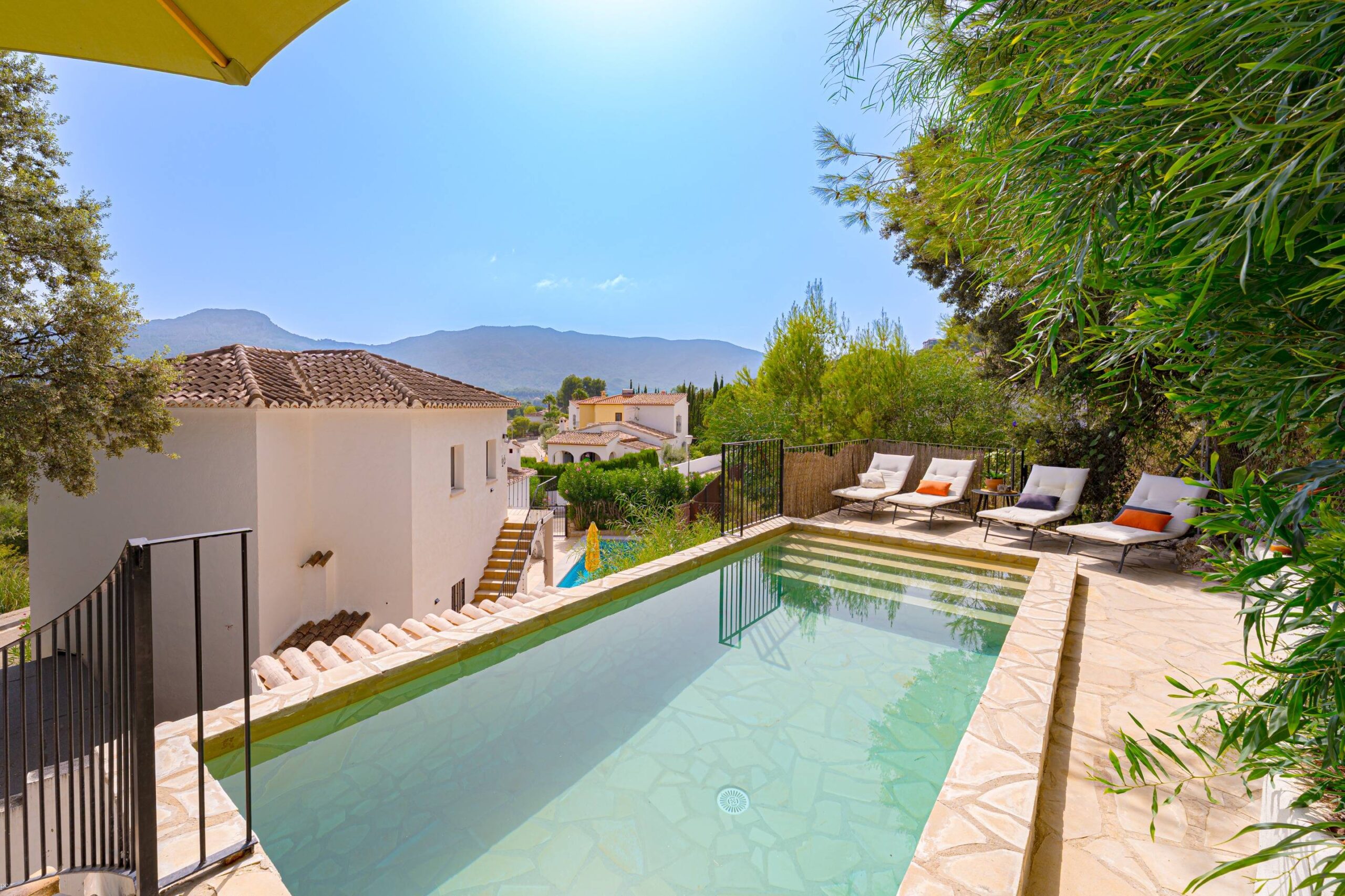 Villa de 4 dormitorios a la venta en Alcalalí