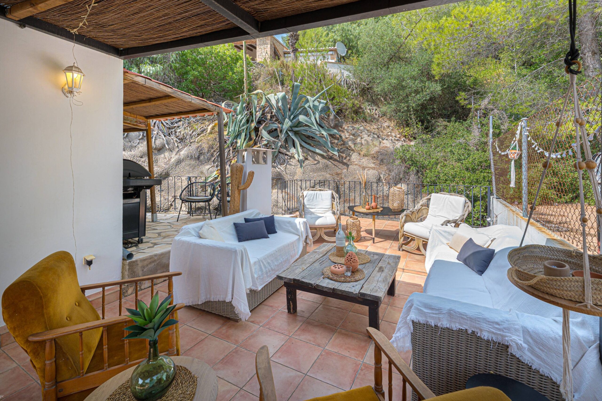 Villa de 4 dormitorios a la venta en Alcalalí