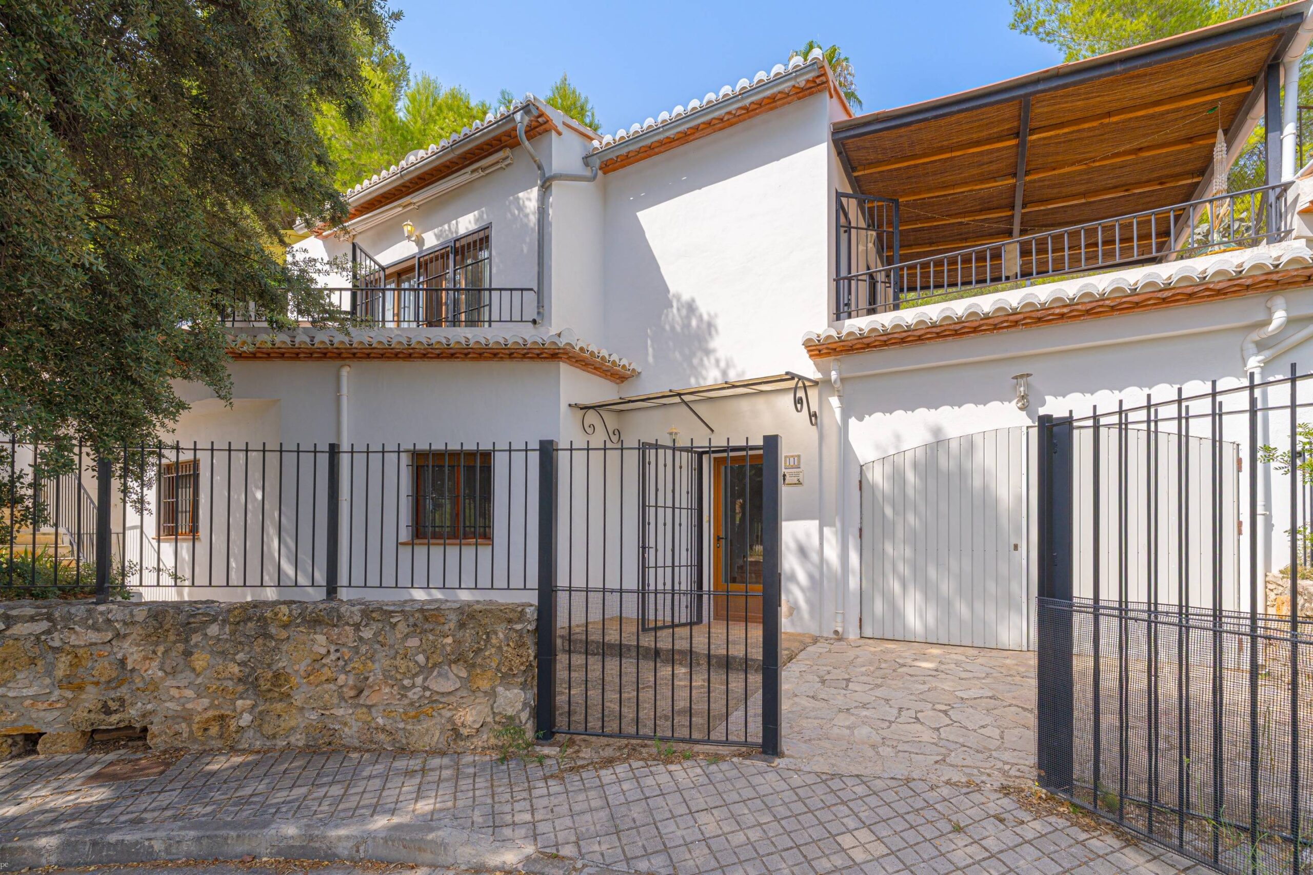 Villa de 4 dormitorios a la venta en Alcalalí