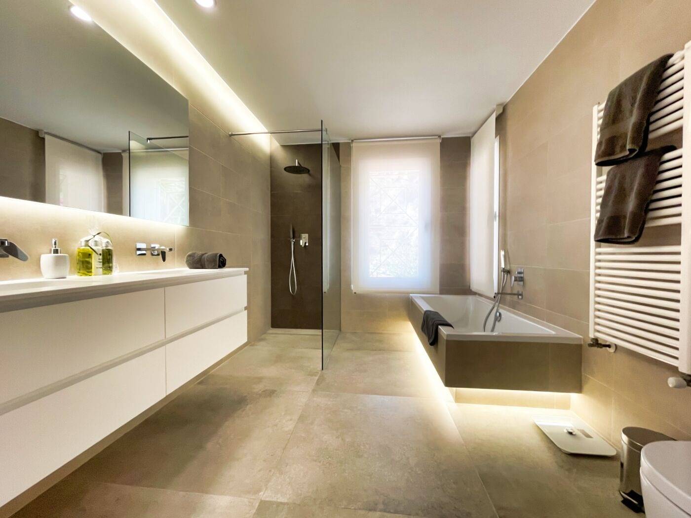 Villa en Sierra de Altea con amplios jardines y vistas panorámicas