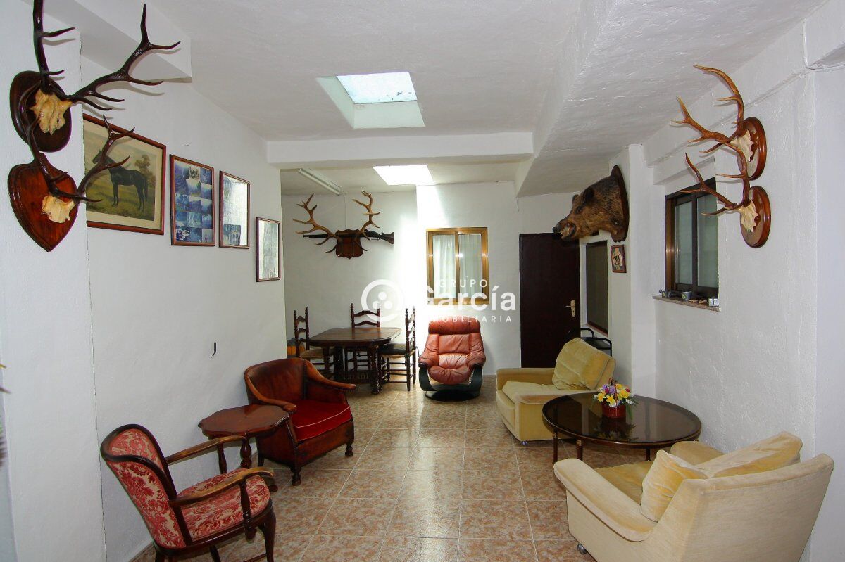 AMPLIA VILLA A LA VENTA EN PEDREGUER GV2018585-A