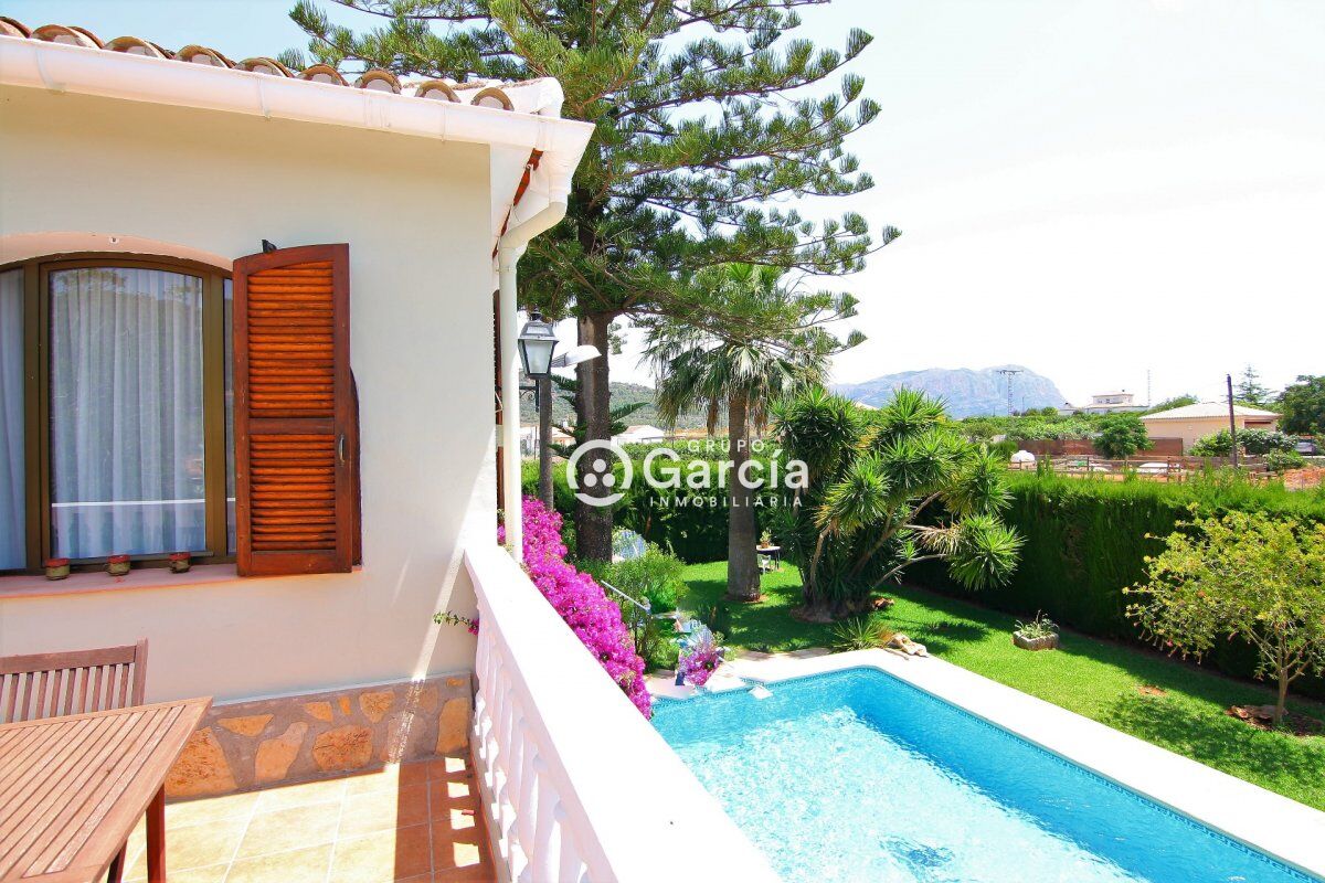 AMPLIA VILLA A LA VENTA EN PEDREGUER GV2018585-A
