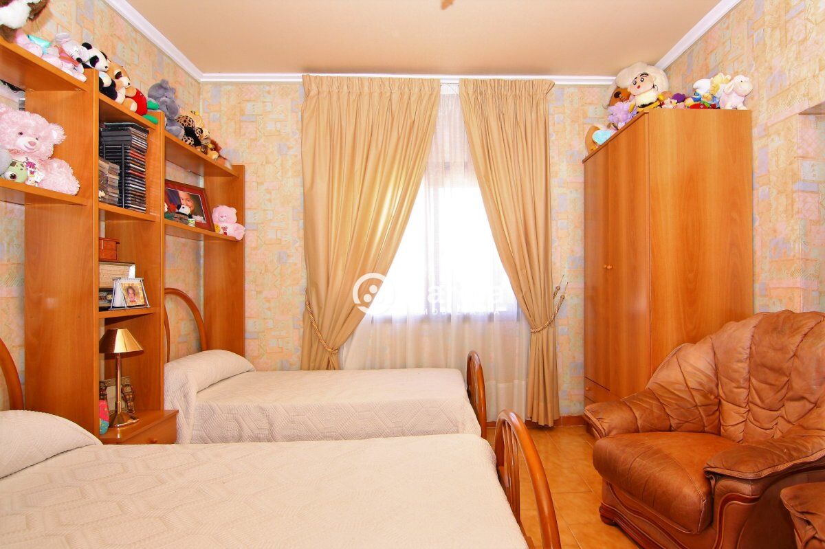 AMPLIA VILLA A LA VENTA EN PEDREGUER GV2018585-A