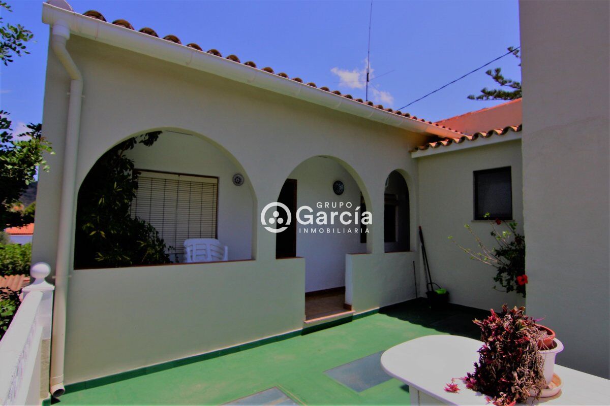 AMPLIA VILLA A LA VENTA EN PEDREGUER GV2018585-A