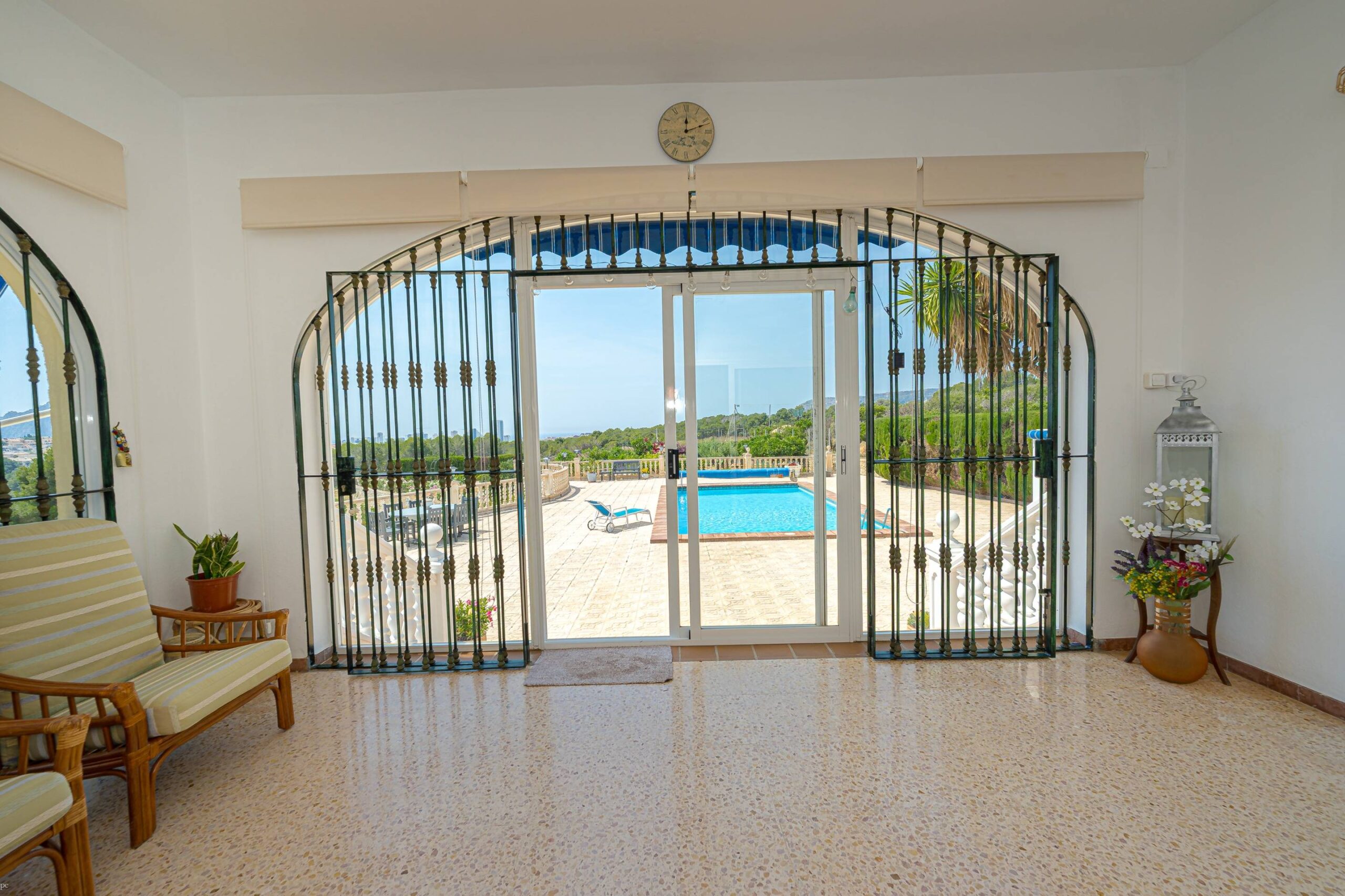 Se vende villa española con piscina privada y mucha intimidad en Calpe