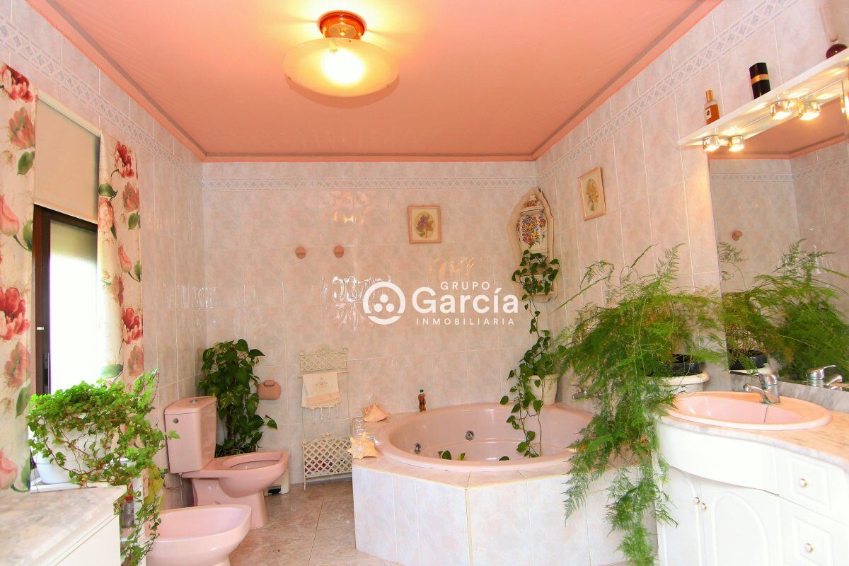 AMPLIA VILLA A LA VENTA EN PEDREGUER GV2018585-A