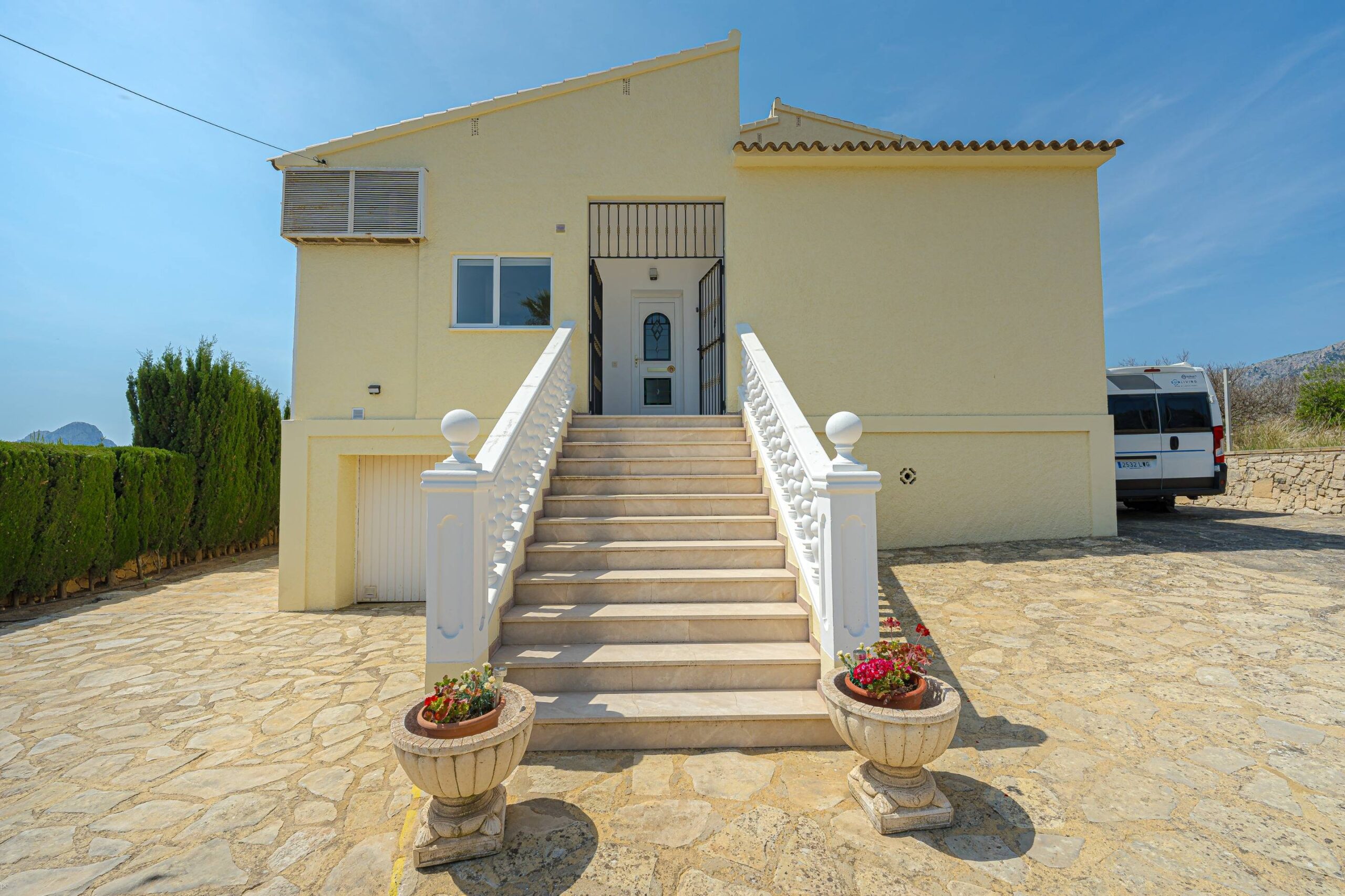 Se vende villa española con piscina privada y mucha intimidad en Calpe