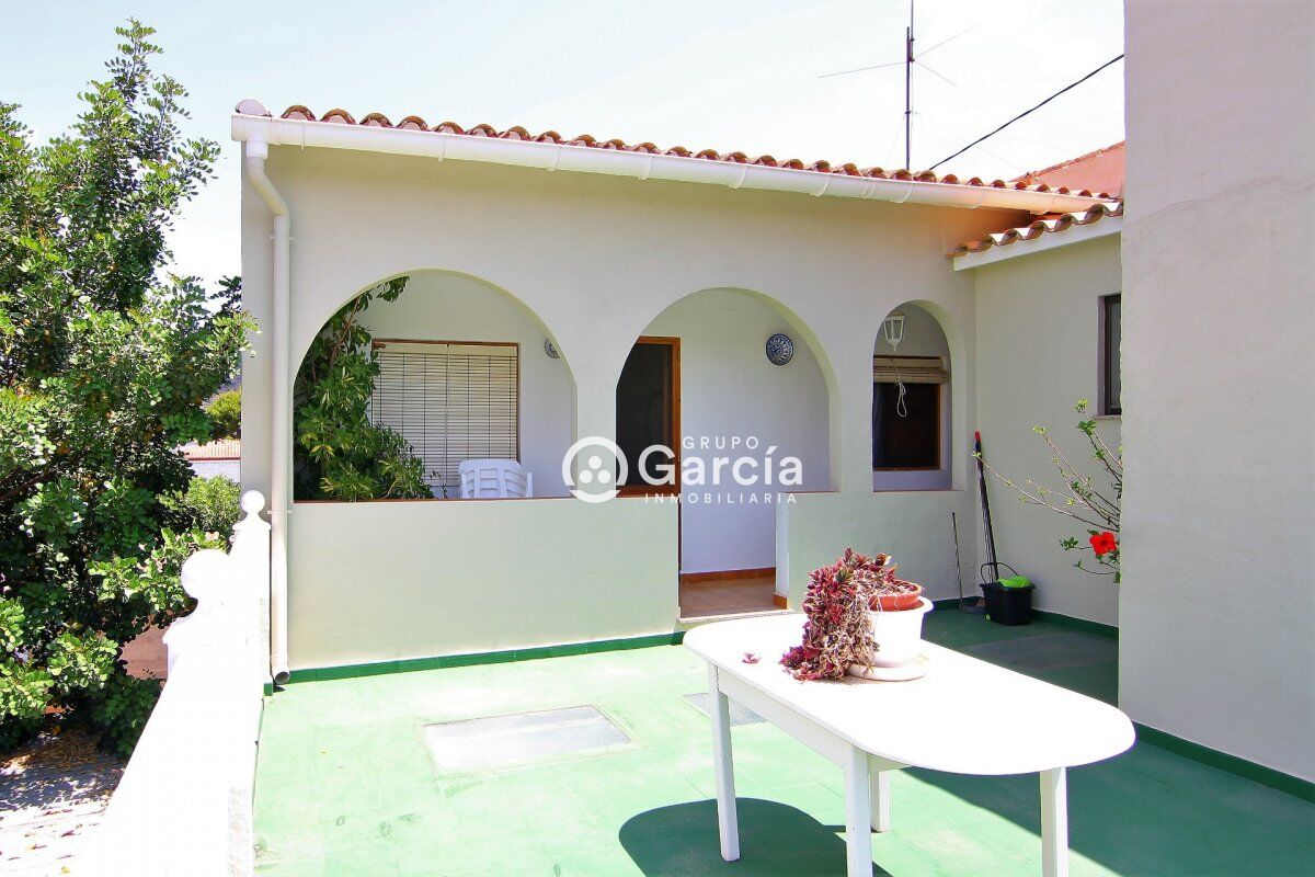 AMPLIA VILLA A LA VENTA EN PEDREGUER GV2018585-A