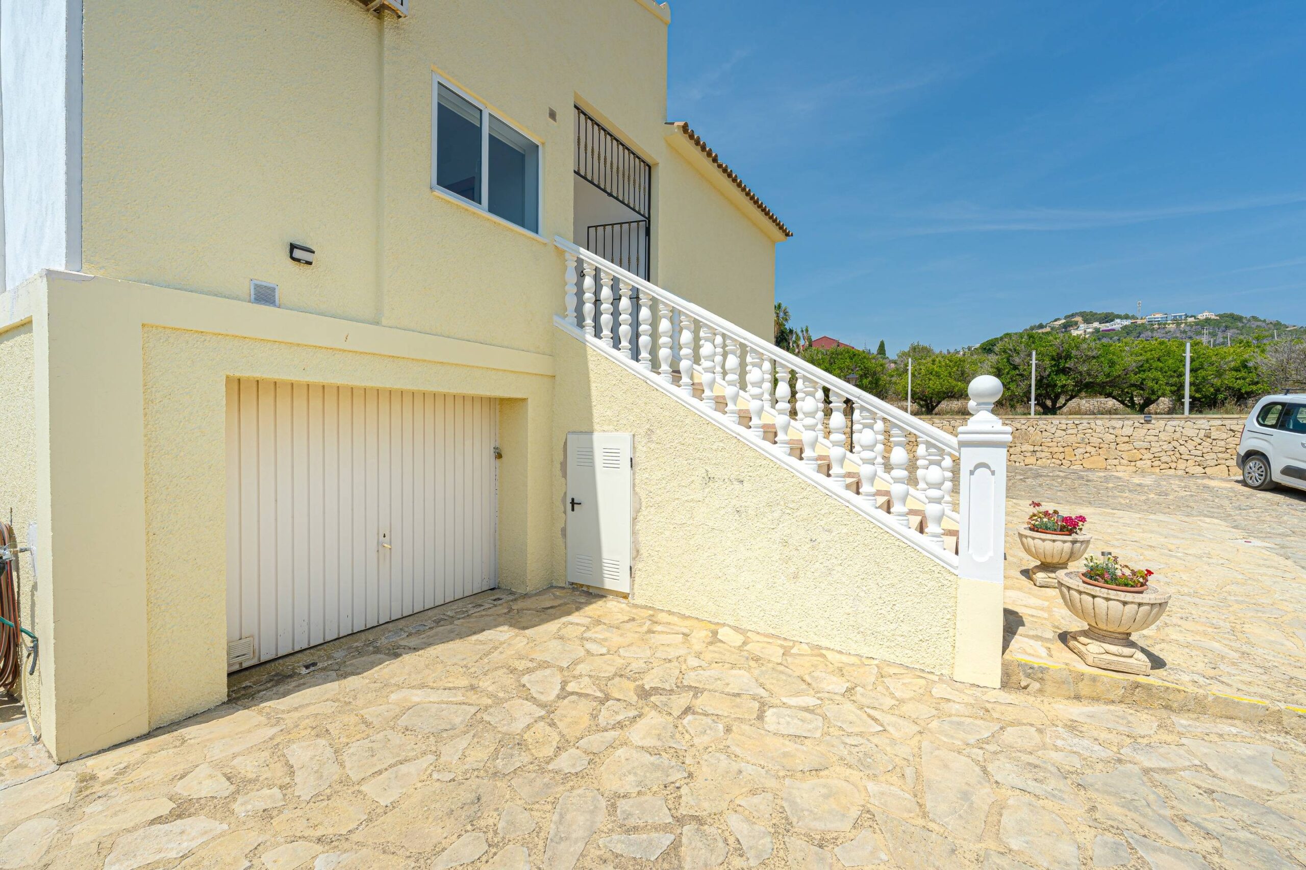 Se vende villa española con piscina privada y mucha intimidad en Calpe