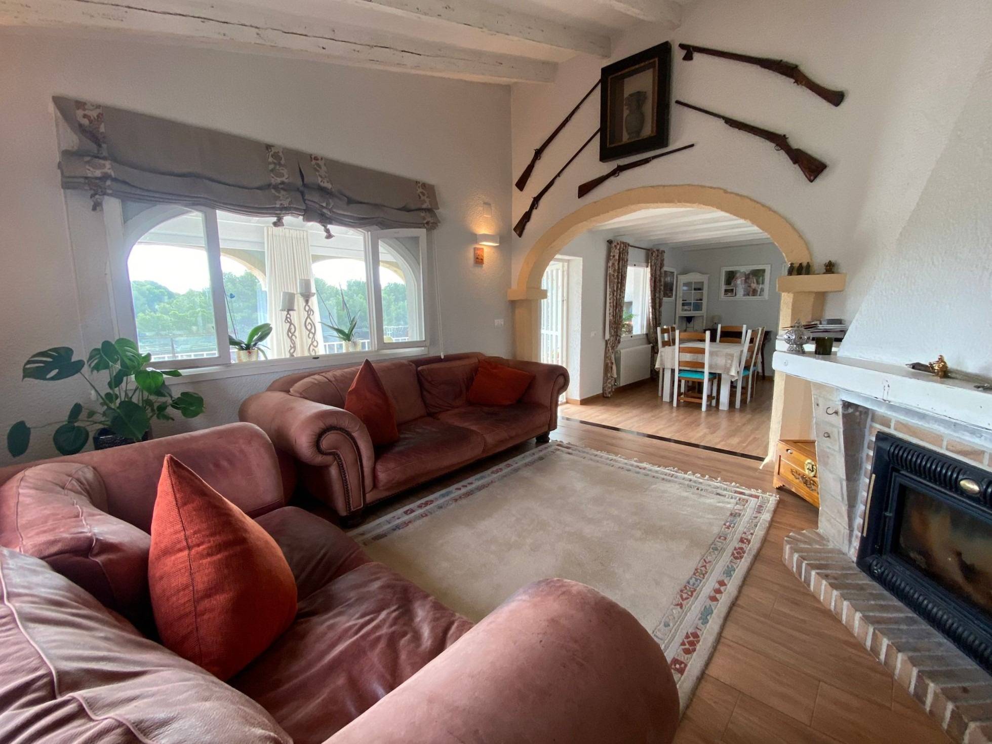 Chalet Reformado en Venta en Jávea con Fantásticas Vistas