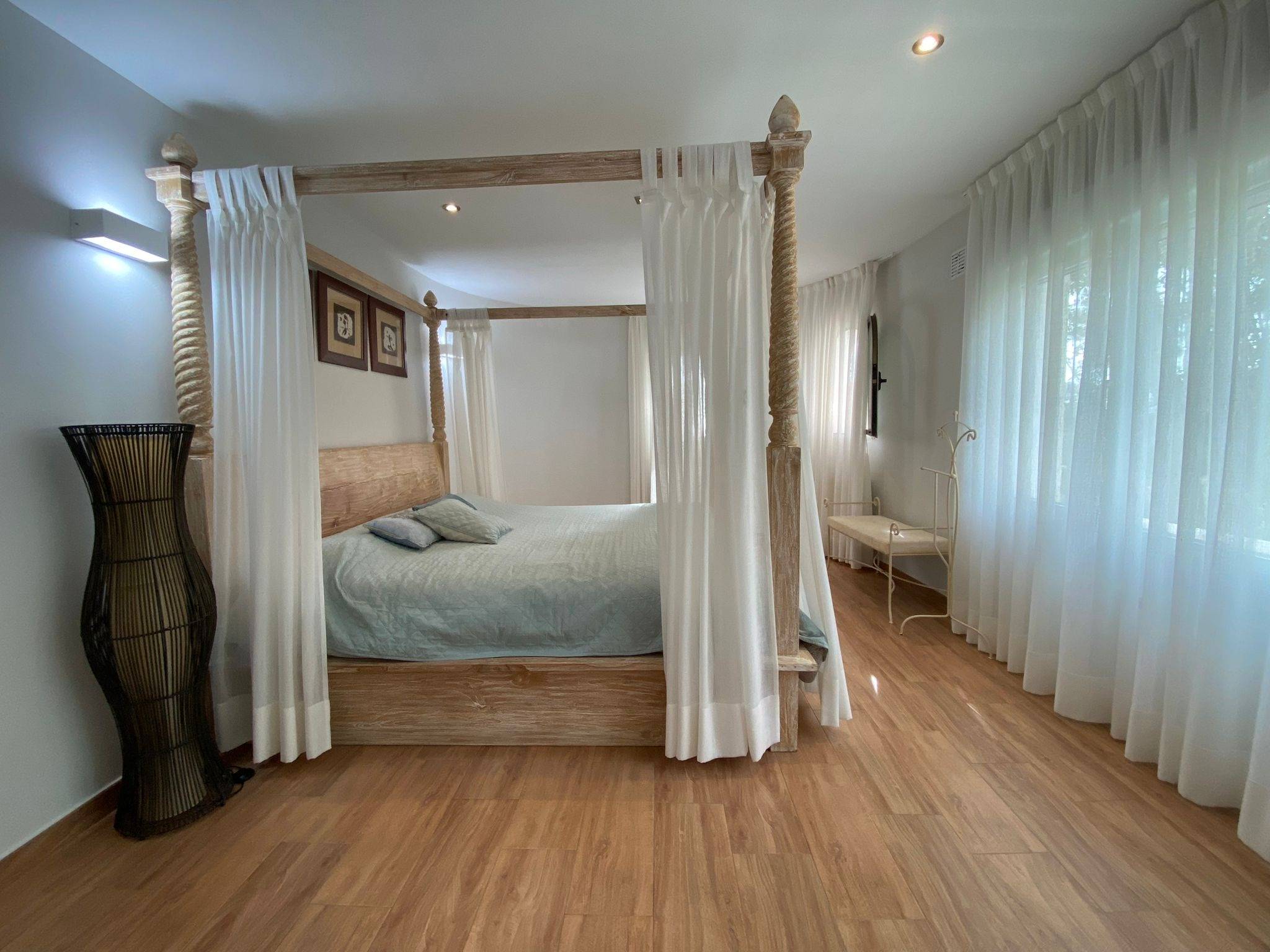 Chalet Reformado en Venta en Jávea con Fantásticas Vistas