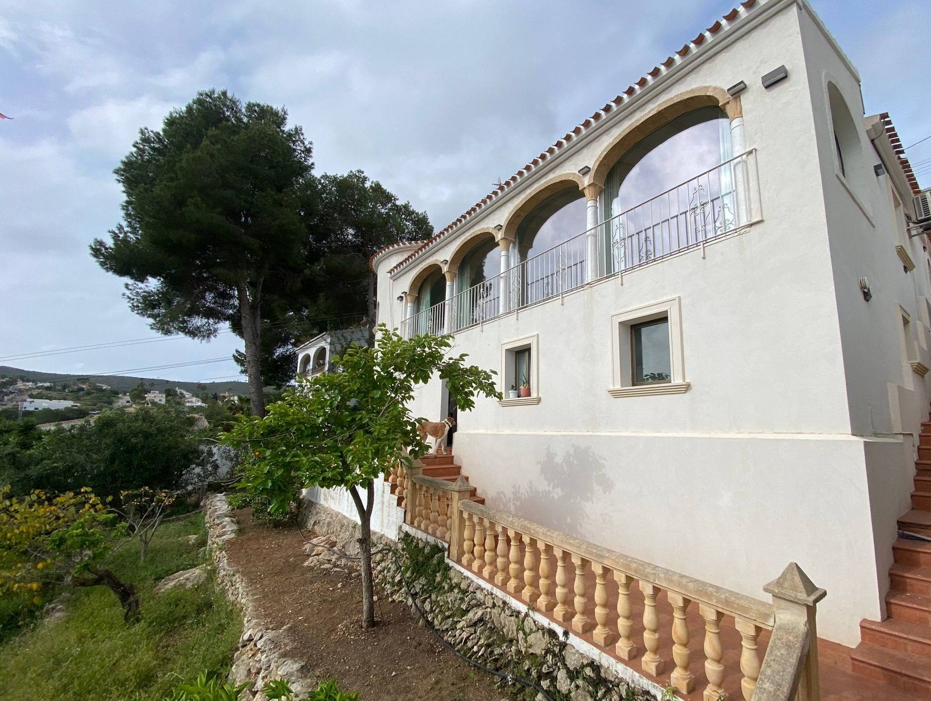 Chalet Reformado en Venta en Jávea con Fantásticas Vistas