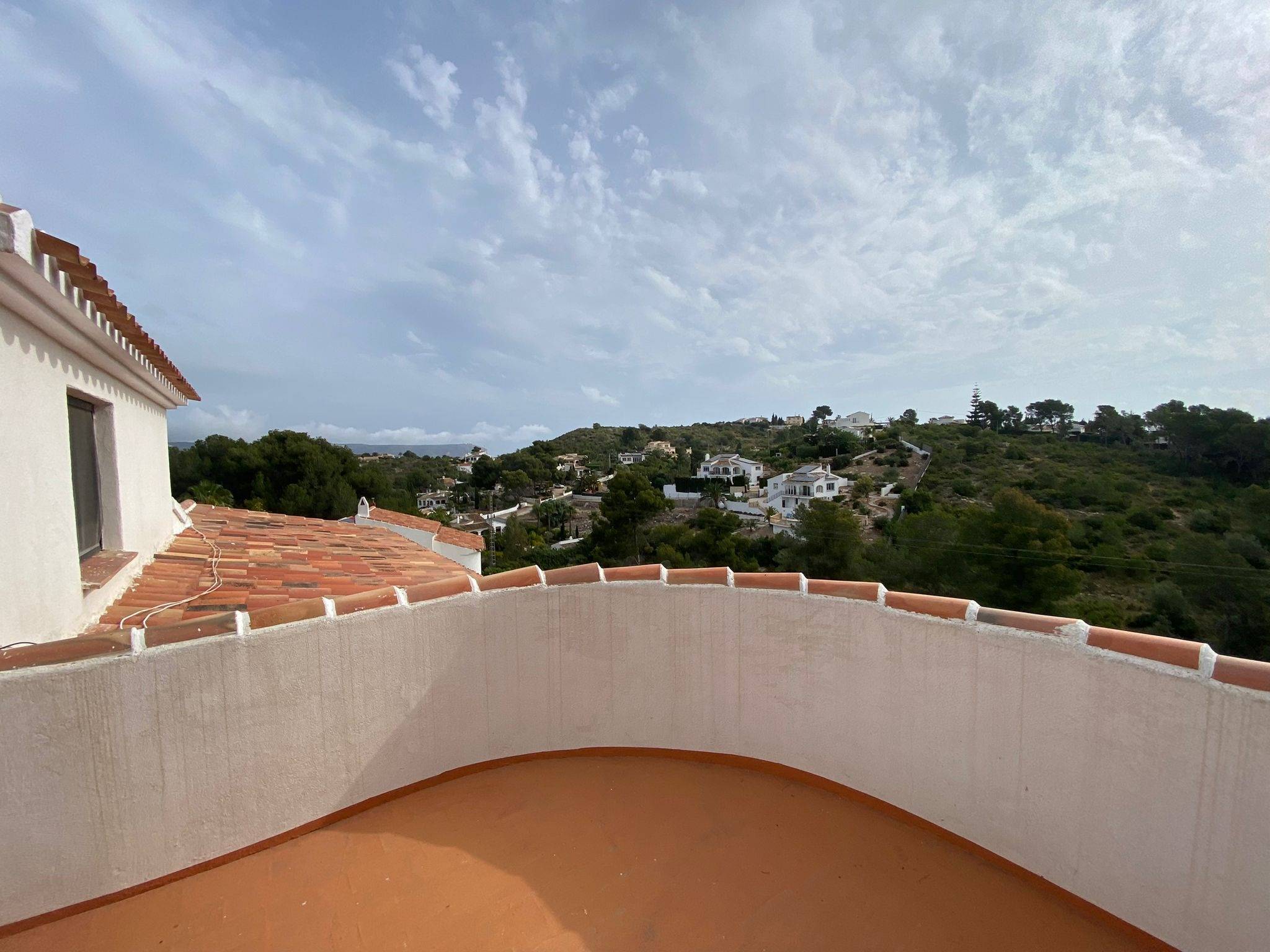 Chalet Reformado en Venta en Jávea con Fantásticas Vistas