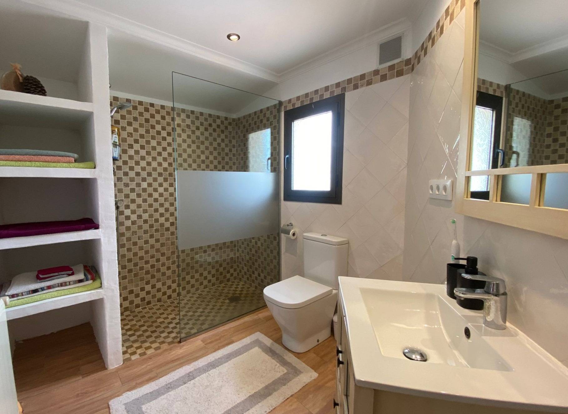 Chalet Reformado en Venta en Jávea con Fantásticas Vistas