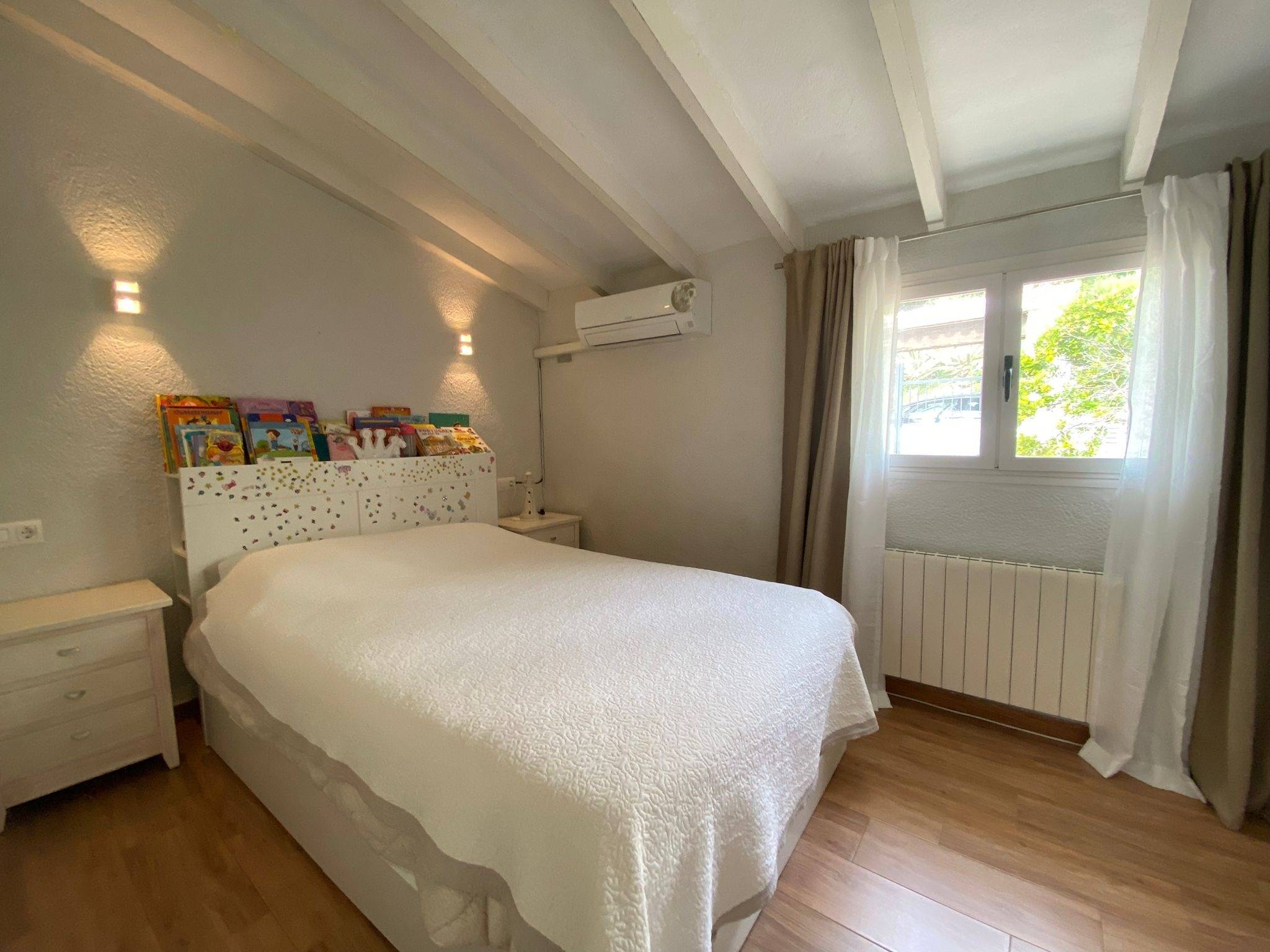 Chalet Reformado en Venta en Jávea con Fantásticas Vistas
