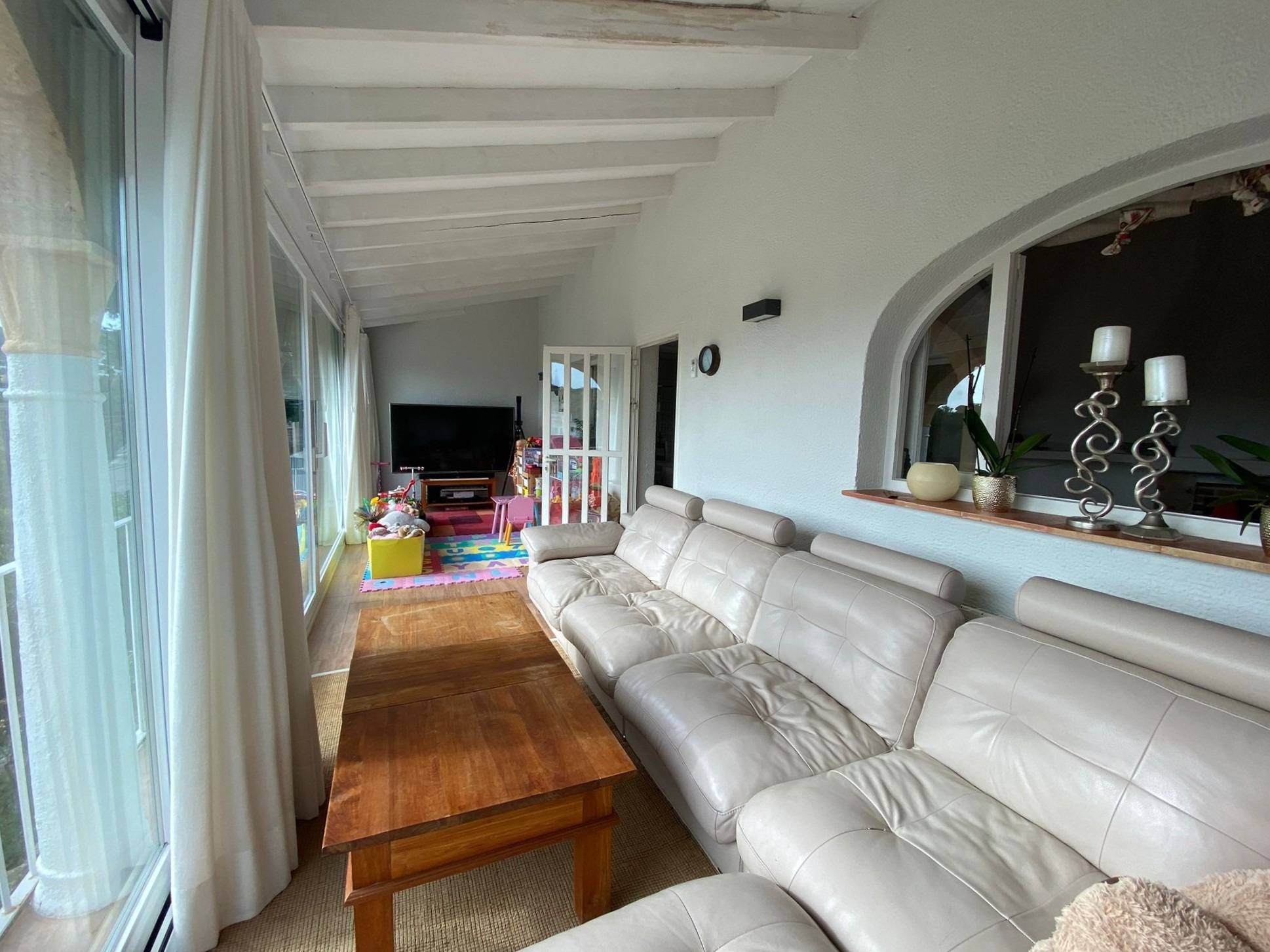 Chalet Reformado en Venta en Jávea con Fantásticas Vistas