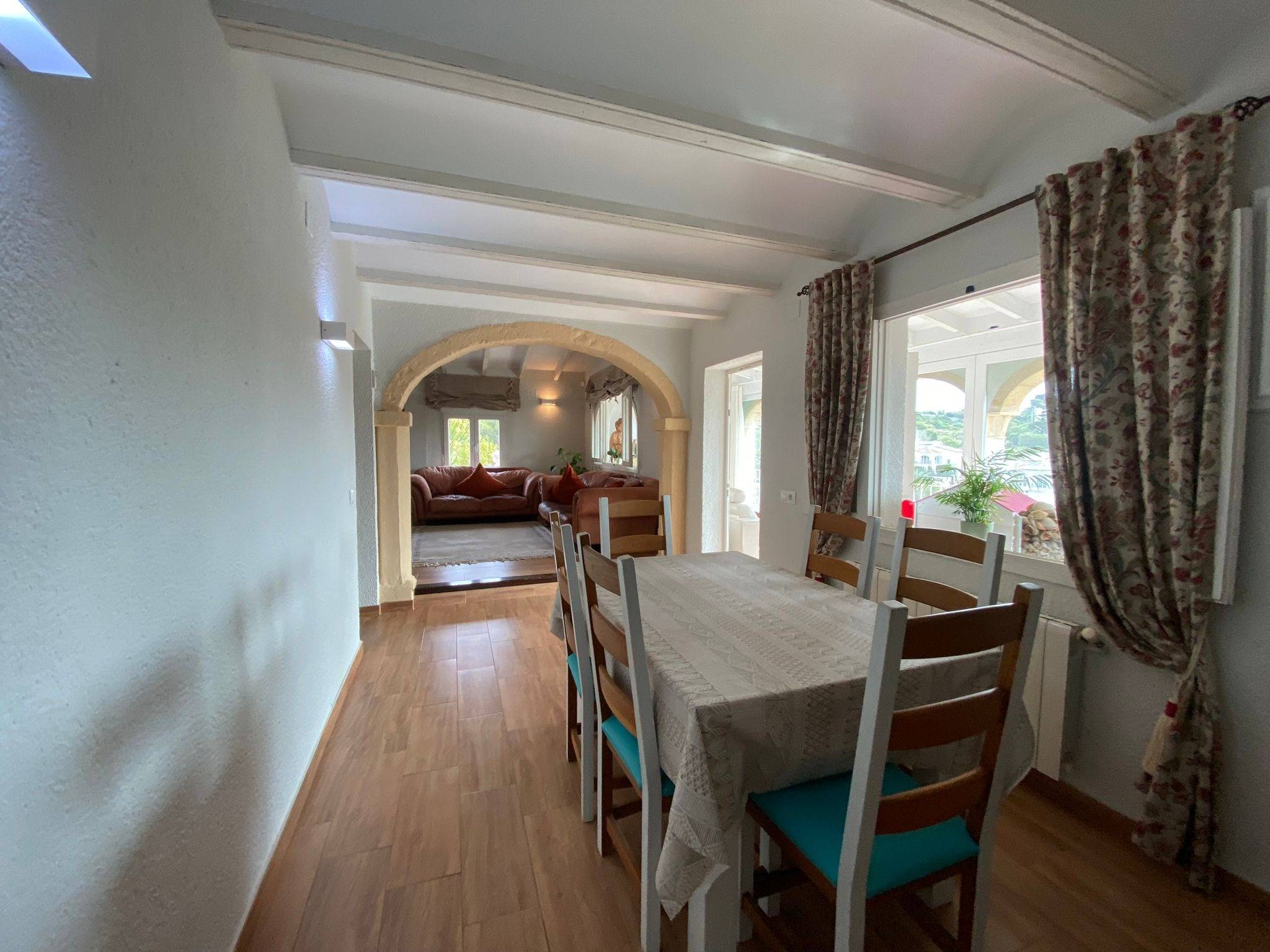 Chalet Reformado en Venta en Jávea con Fantásticas Vistas