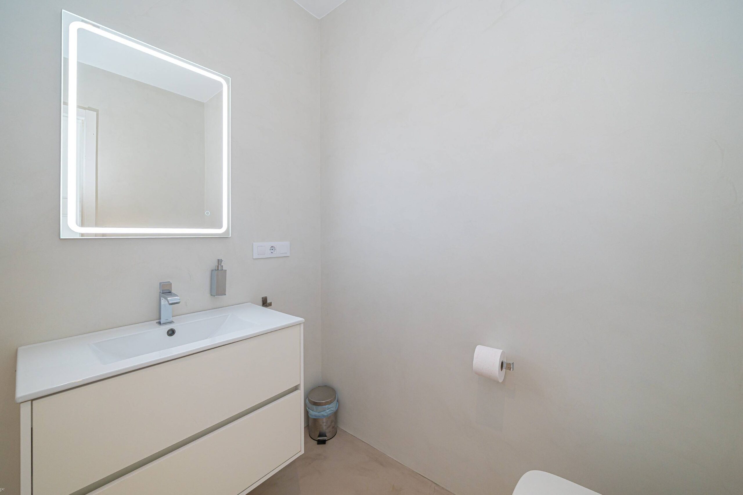 villa moderna con vistas al mar en venta en Jávea