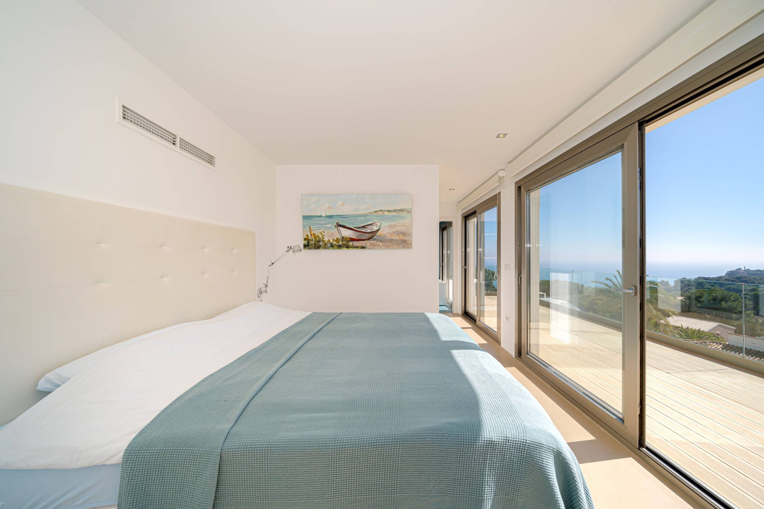 villa moderna con vistas al mar en venta en Jávea
