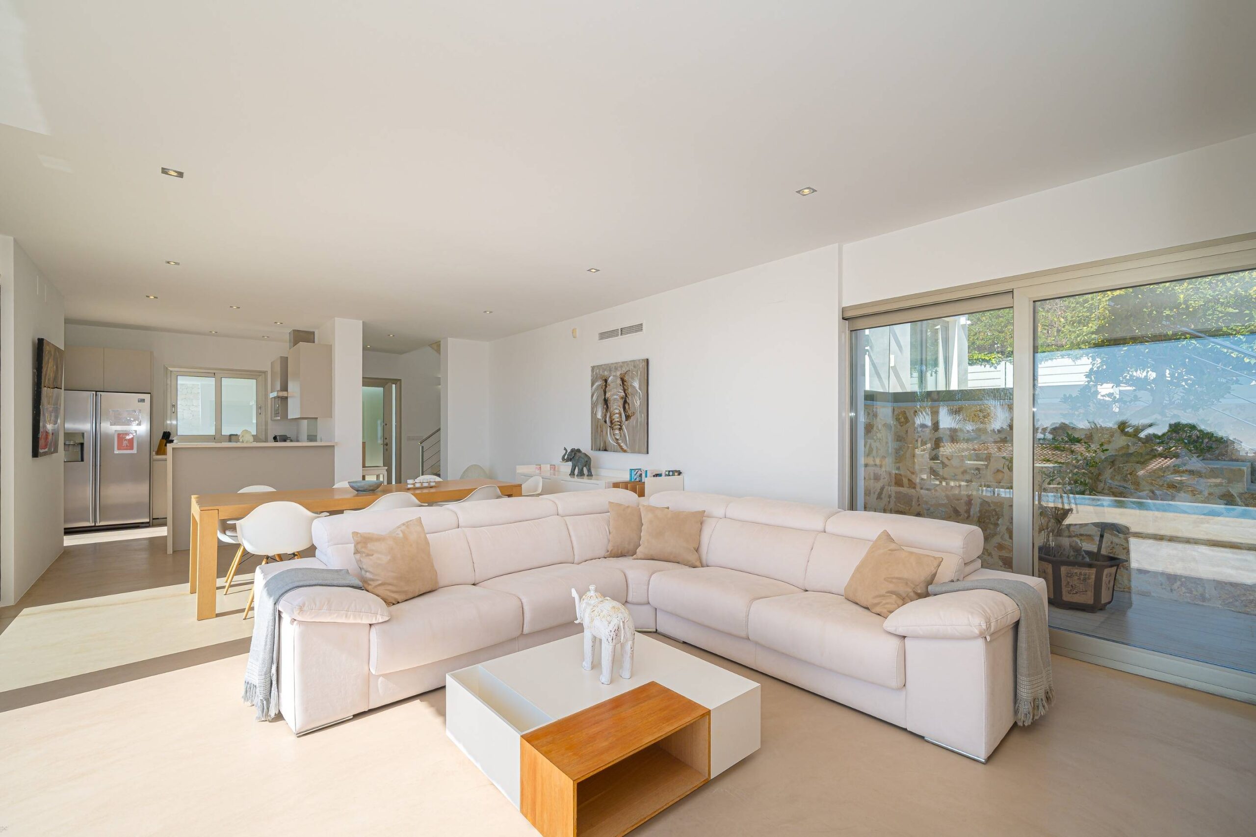 villa moderna con vistas al mar en venta en Jávea