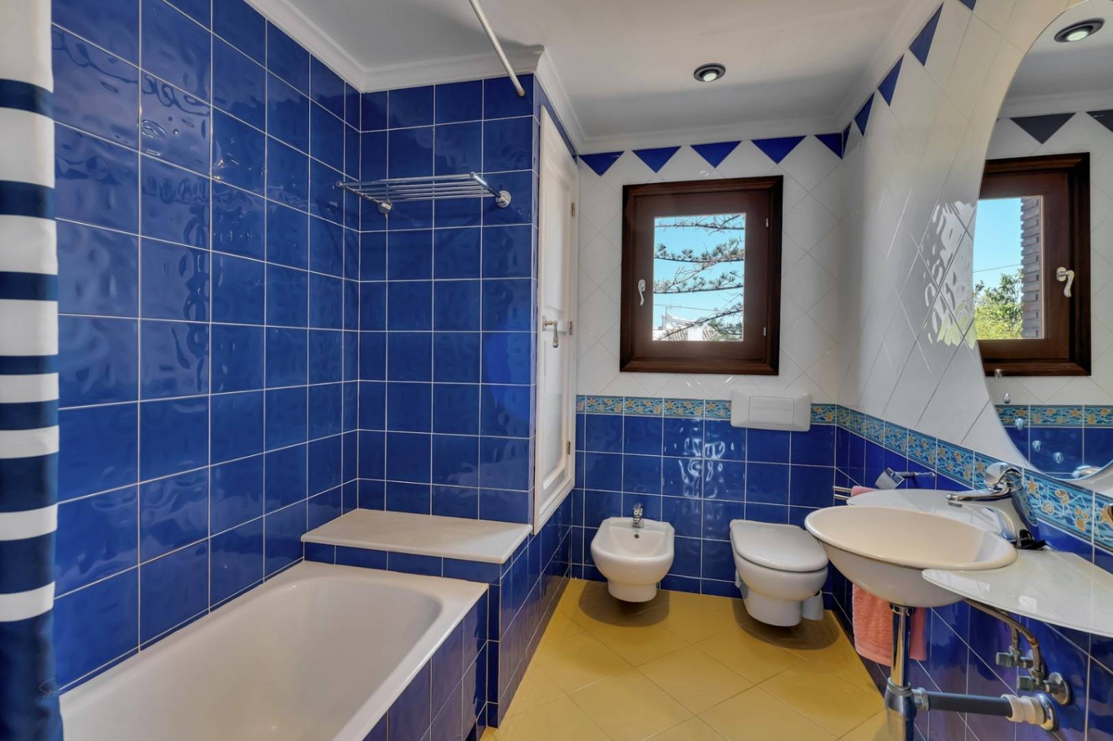 Villa familiar mediterránea con bonitas vistas en venta en Jávea