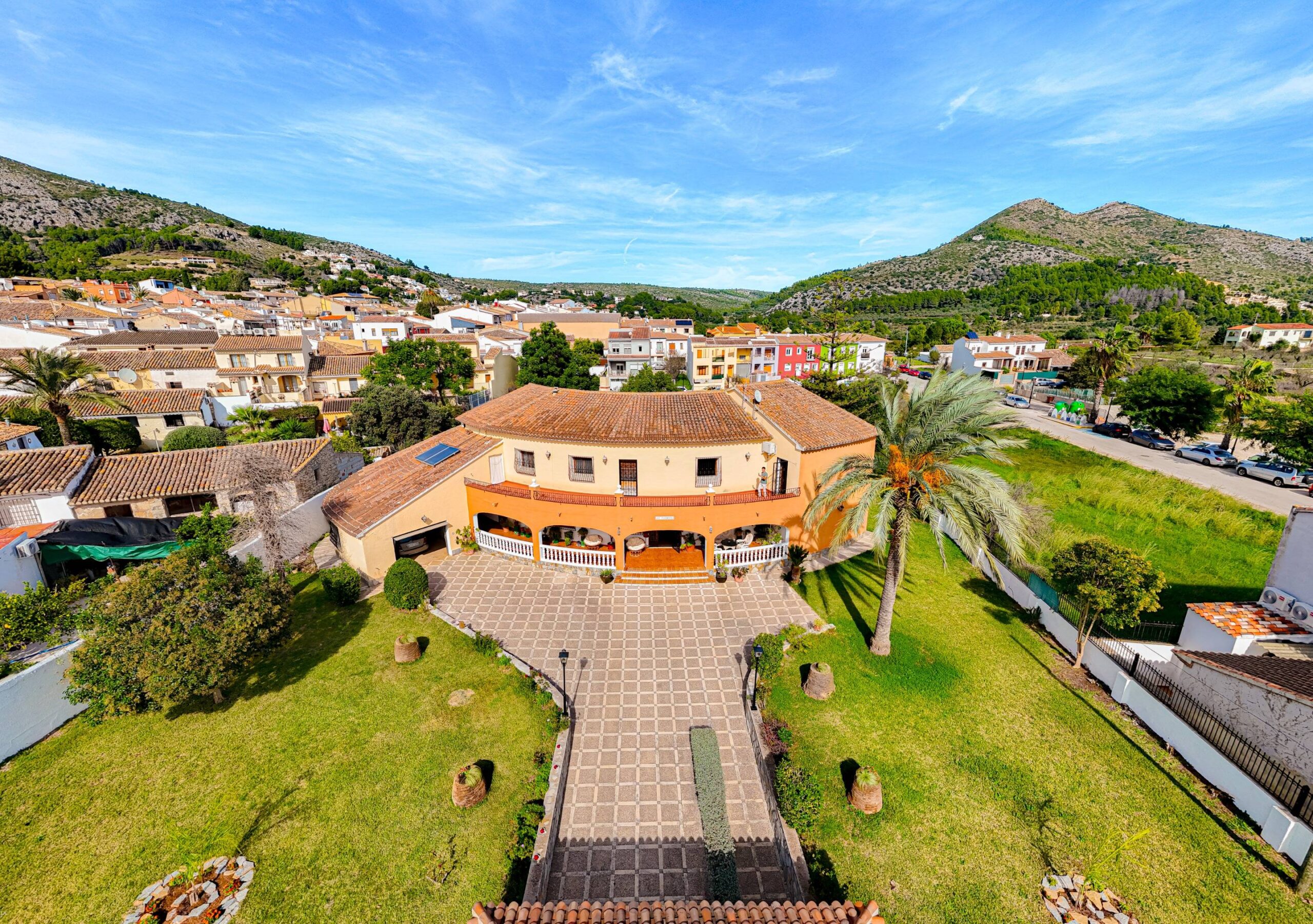 Villa mediterránea con vistas al valle a la venta en el centro de Alcalalí