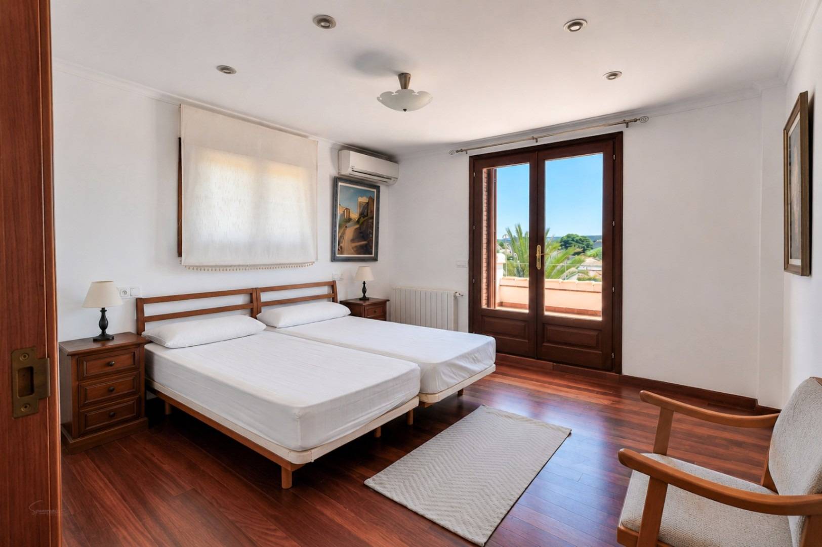 Villa familiar mediterránea con bonitas vistas en venta en Jávea