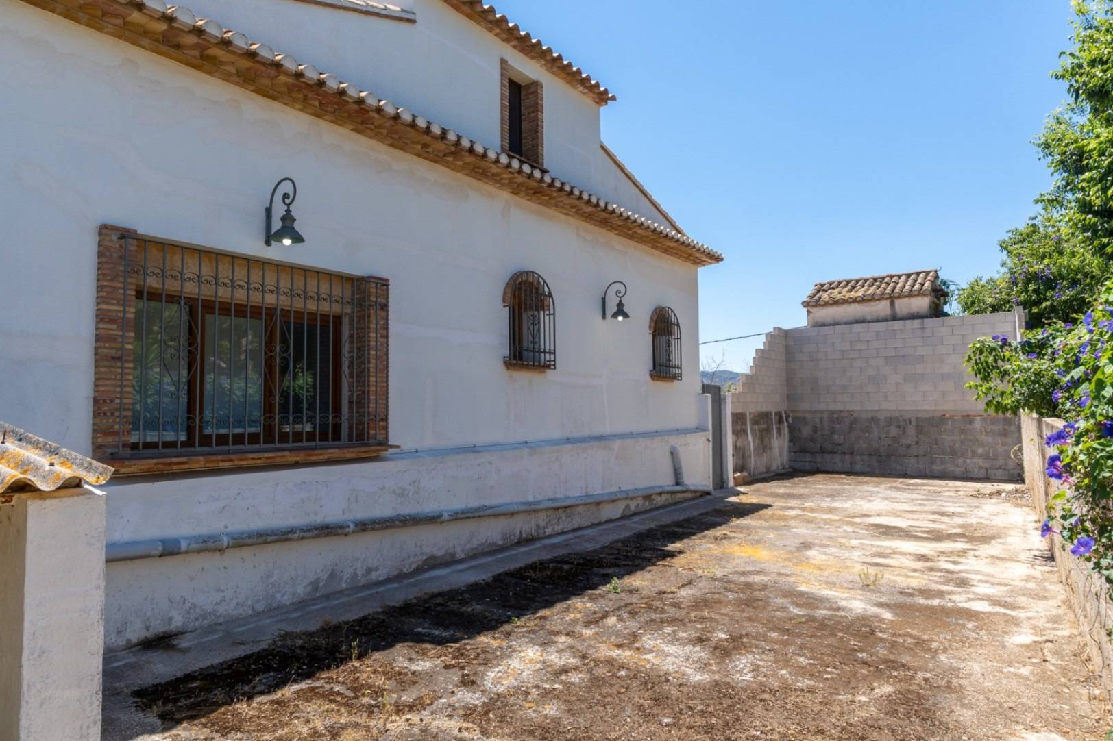 Villa familiar mediterránea con bonitas vistas en venta en Jávea