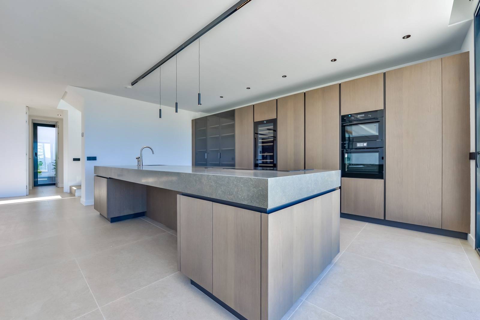 Villa Salónica. Villa contemporánea con excepcionales vistas al mar en venta en Altea Hills.