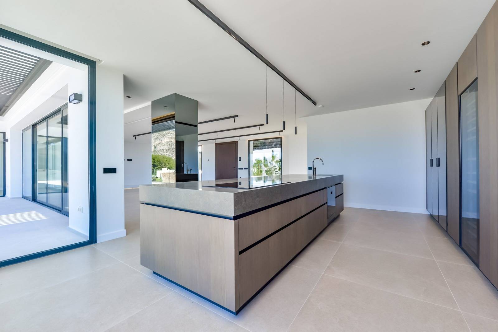 Villa Salónica. Villa contemporánea con excepcionales vistas al mar en venta en Altea Hills.