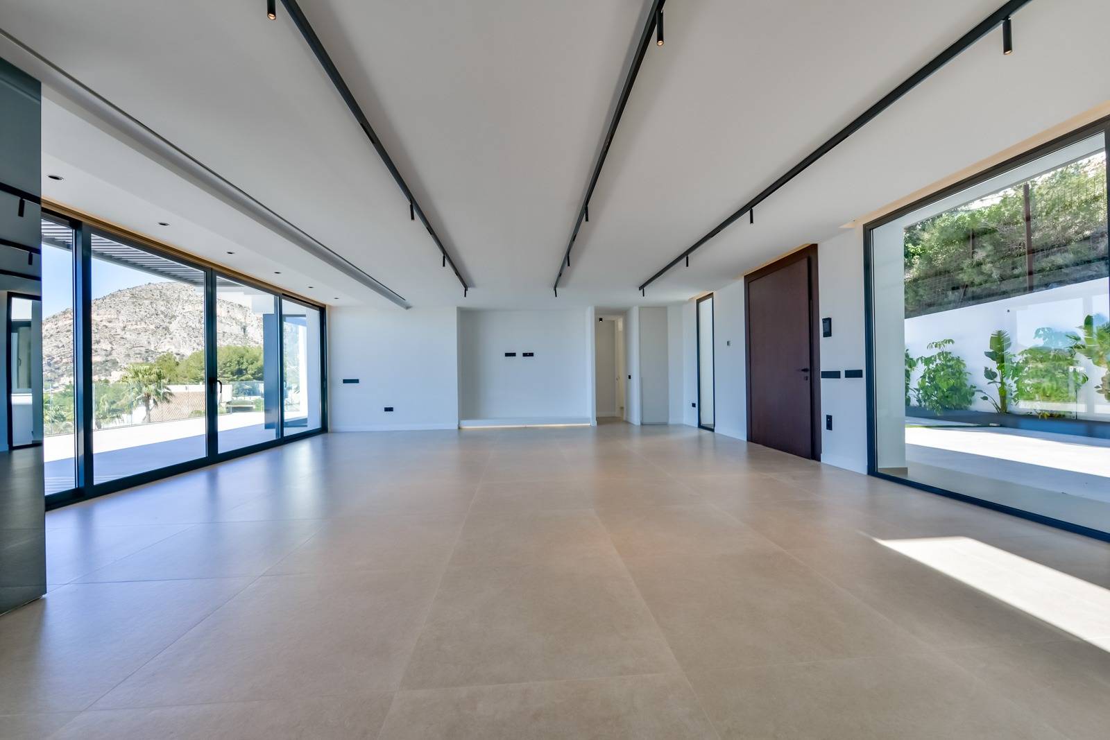 Villa Salónica. Villa contemporánea con excepcionales vistas al mar en venta en Altea Hills.