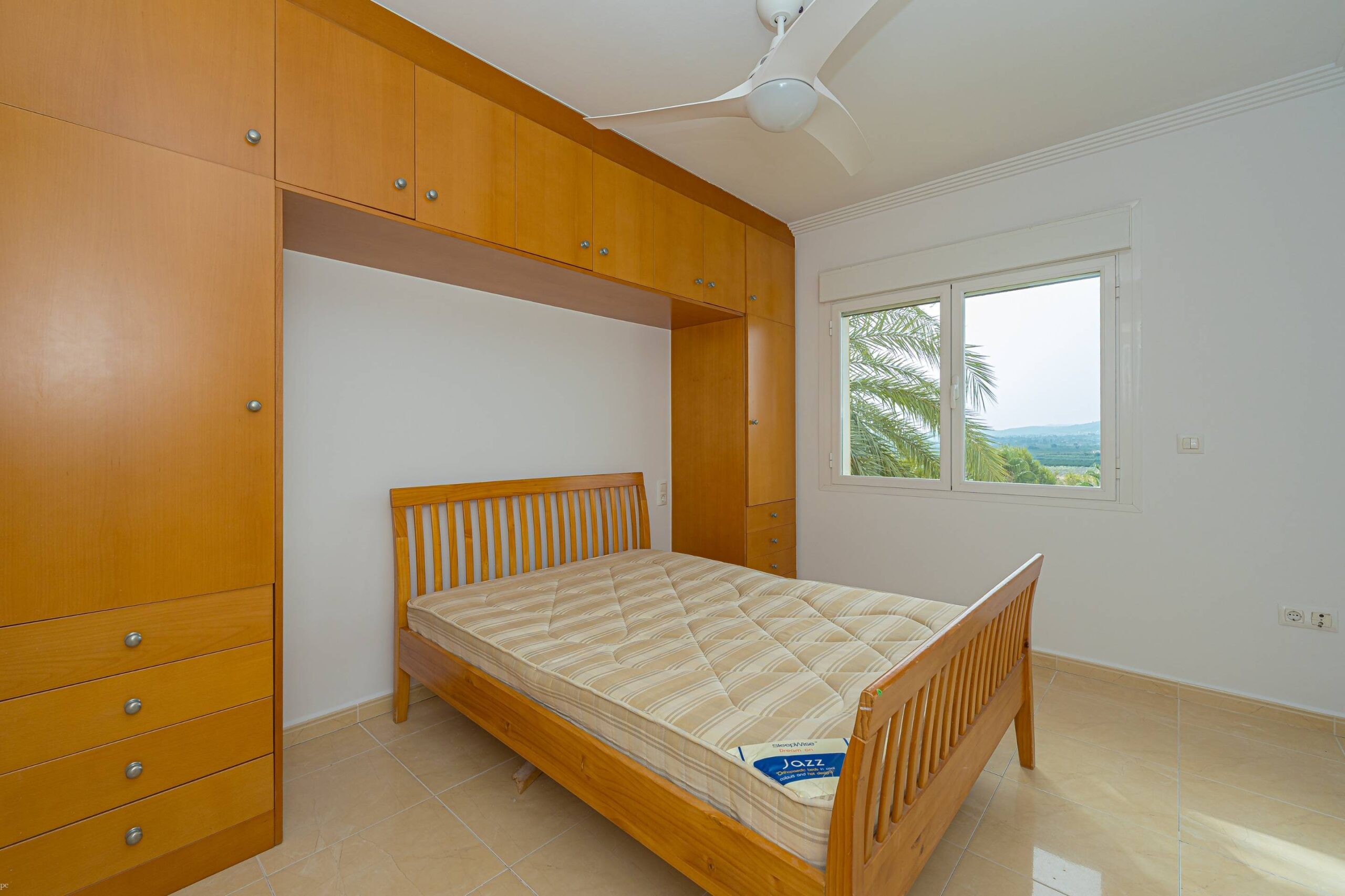 Villa Rosa. Amplia villa con vistas panorámicas en venta en Beniarbeig.
