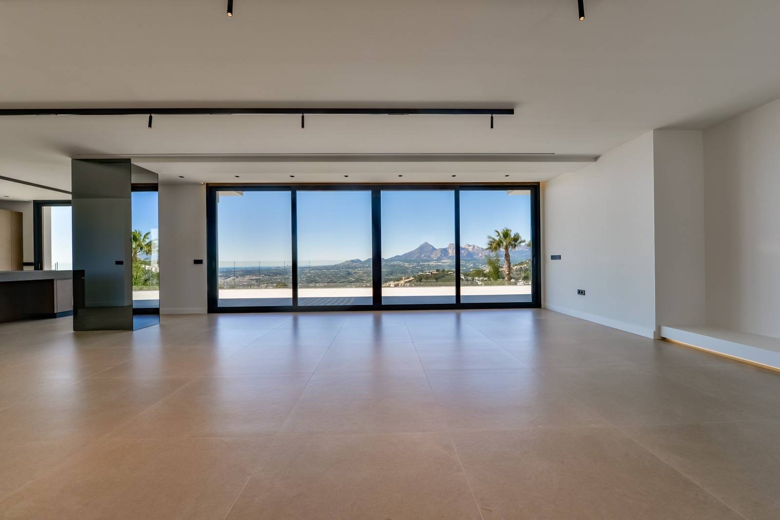 Villa Salónica. Villa contemporánea con excepcionales vistas al mar en venta en Altea Hills.