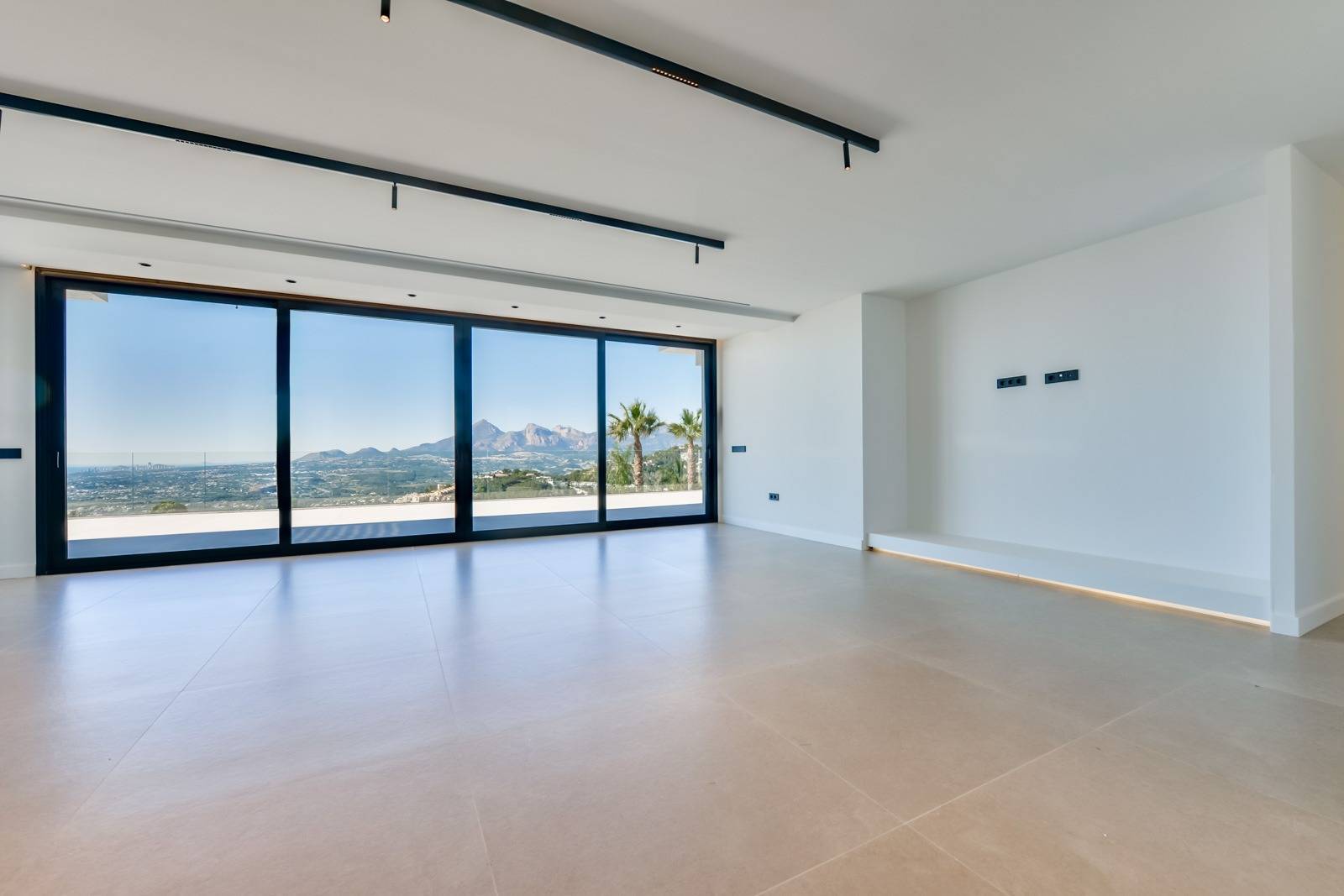 Villa Salónica. Villa contemporánea con excepcionales vistas al mar en venta en Altea Hills.