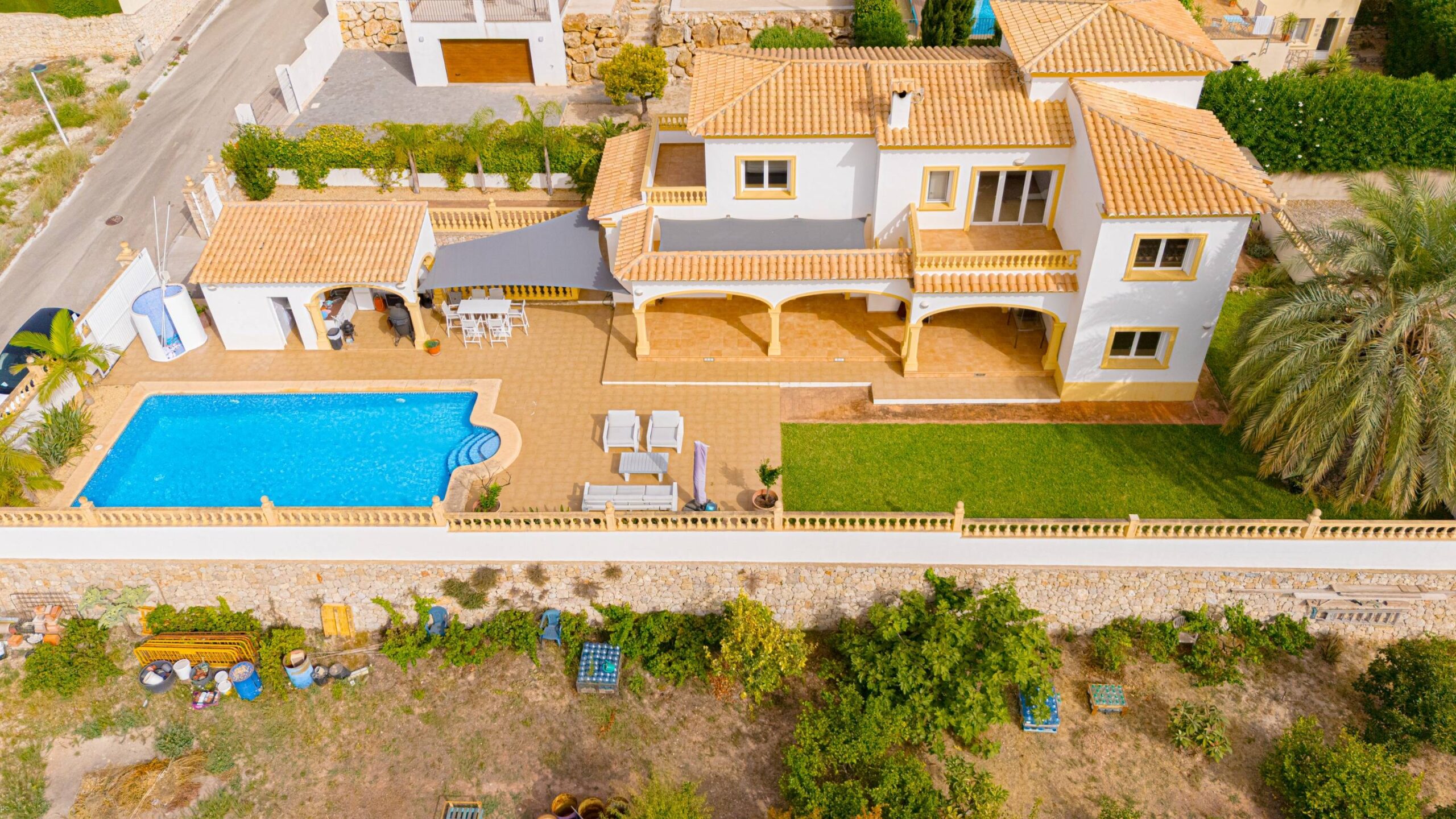 Villa Rosa. Amplia villa con vistas panorámicas en venta en Beniarbeig.