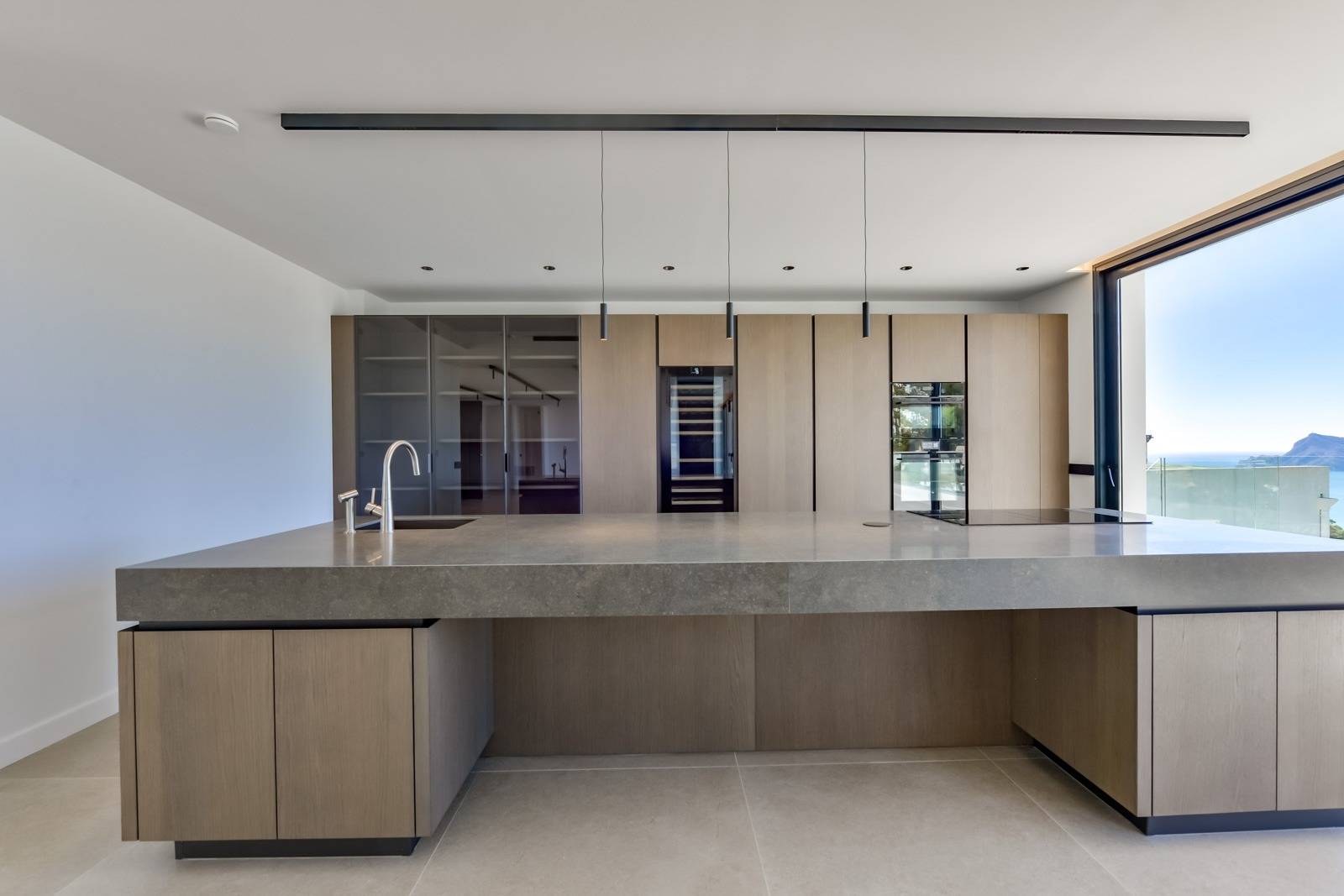 Villa Salónica. Villa contemporánea con excepcionales vistas al mar en venta en Altea Hills.