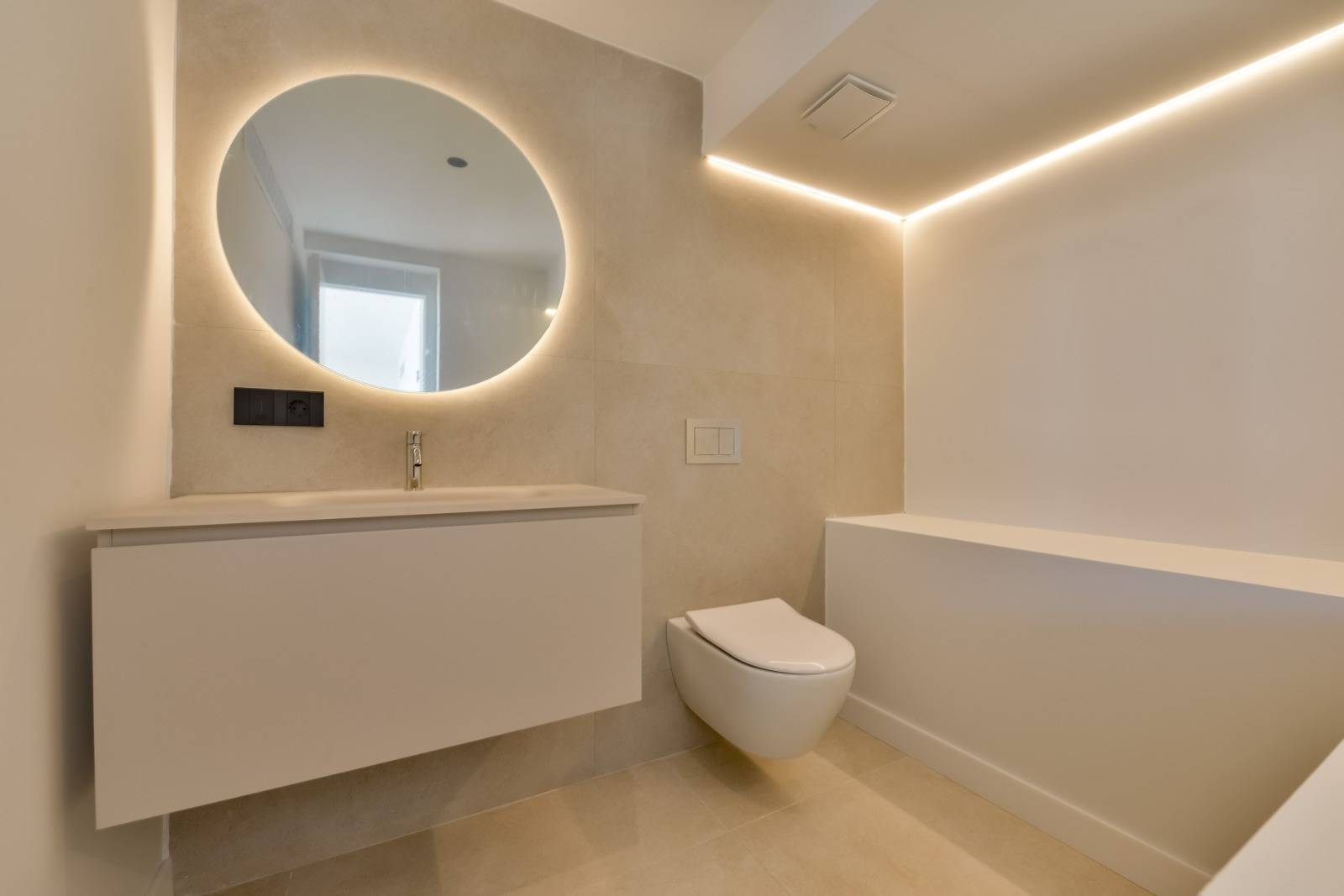 Villa Salónica. Villa contemporánea con excepcionales vistas al mar en venta en Altea Hills.