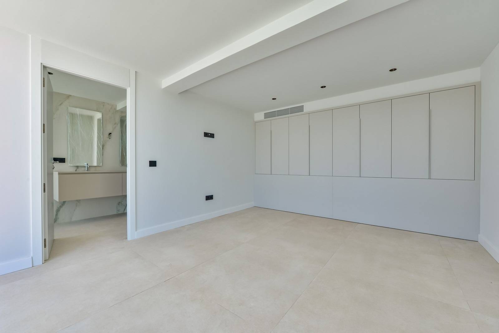 Villa Salónica. Villa contemporánea con excepcionales vistas al mar en venta en Altea Hills.