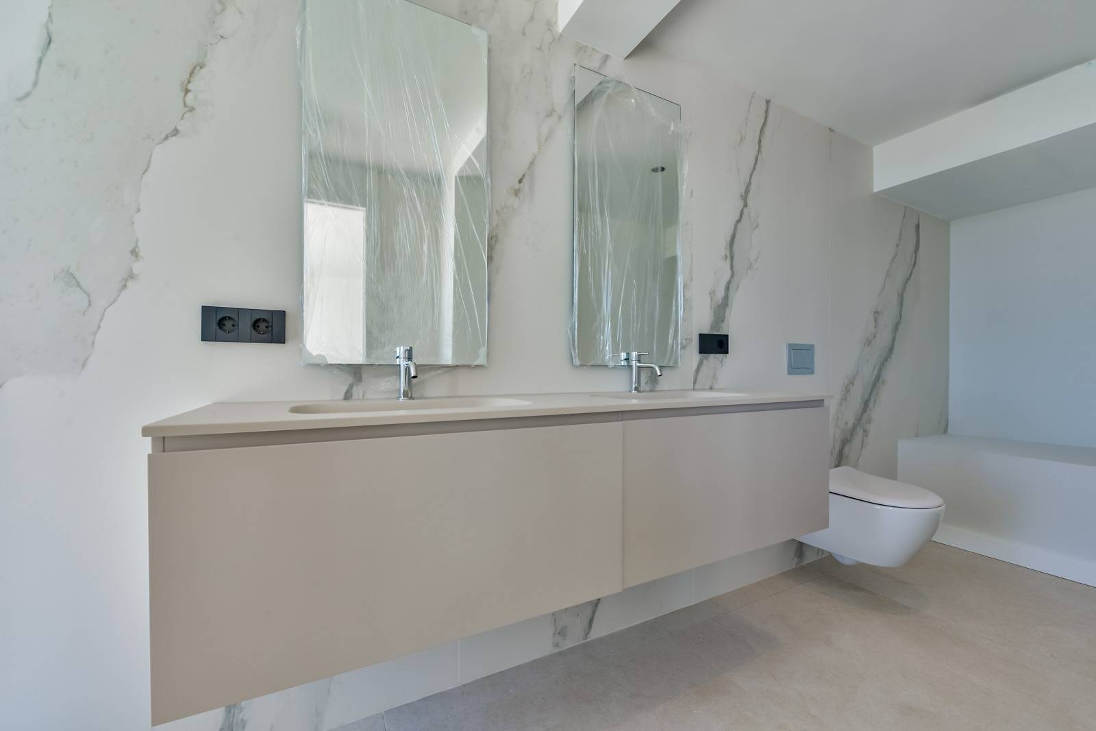 Villa Salónica. Villa contemporánea con excepcionales vistas al mar en venta en Altea Hills.