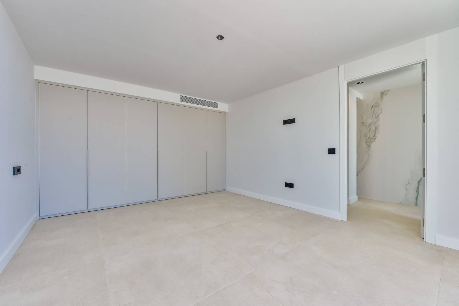 Villa Salónica. Villa contemporánea con excepcionales vistas al mar en venta en Altea Hills.