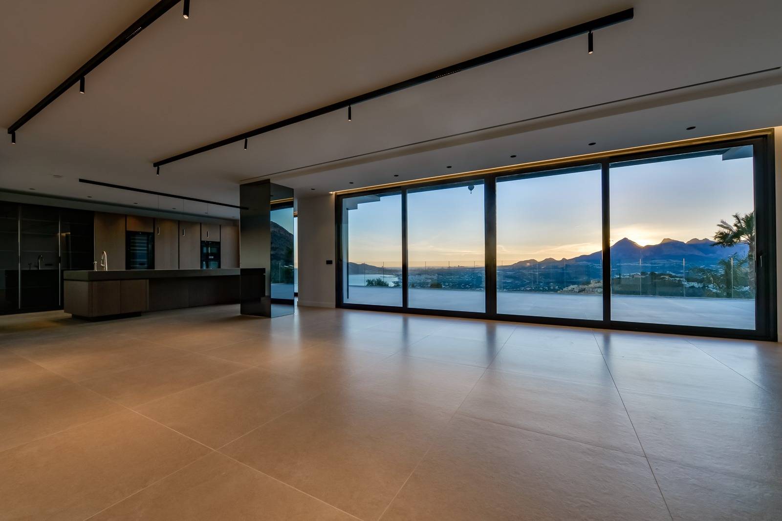 Villa Salónica. Villa contemporánea con excepcionales vistas al mar en venta en Altea Hills.