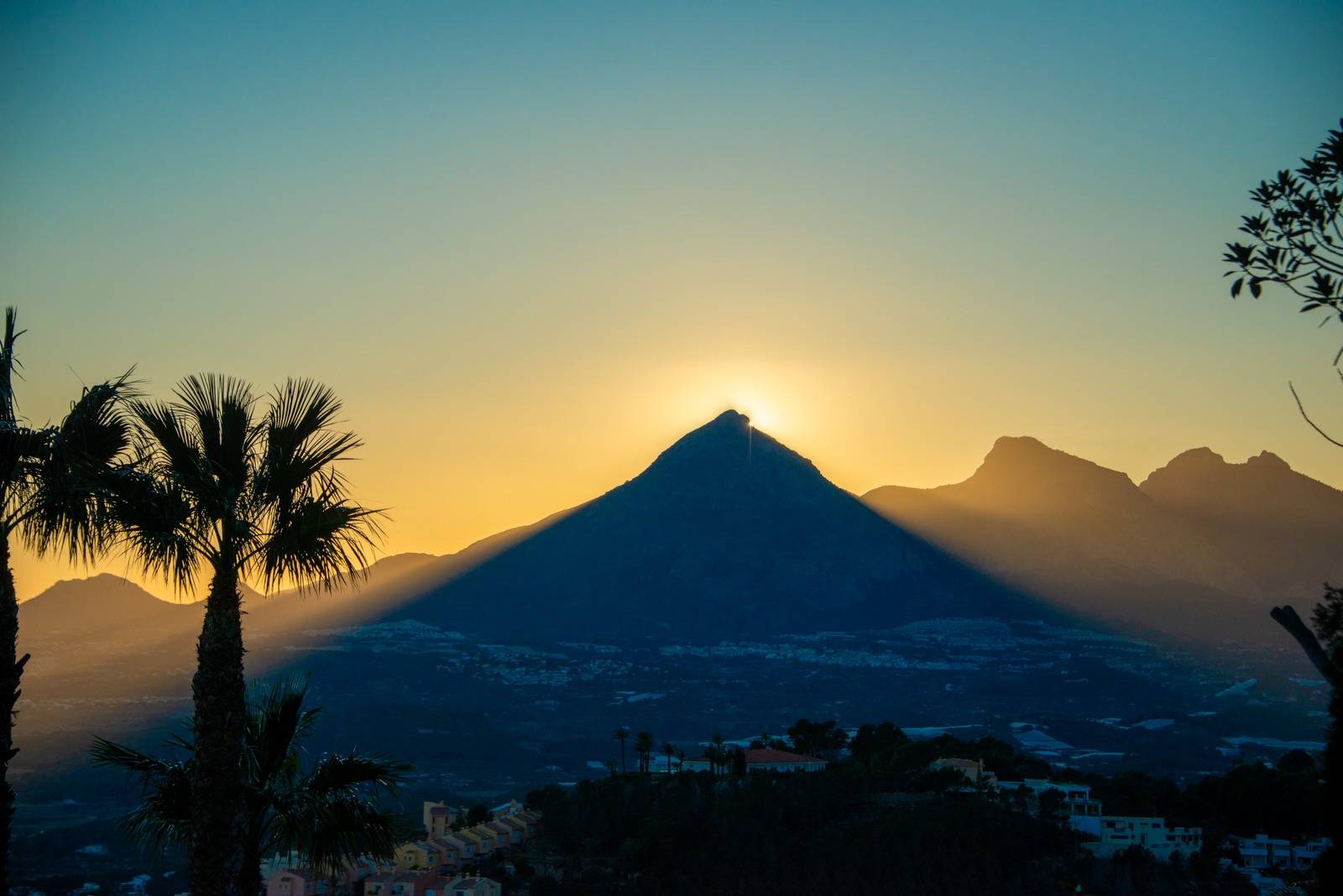 Villa Salónica. Villa contemporánea con excepcionales vistas al mar en venta en Altea Hills.