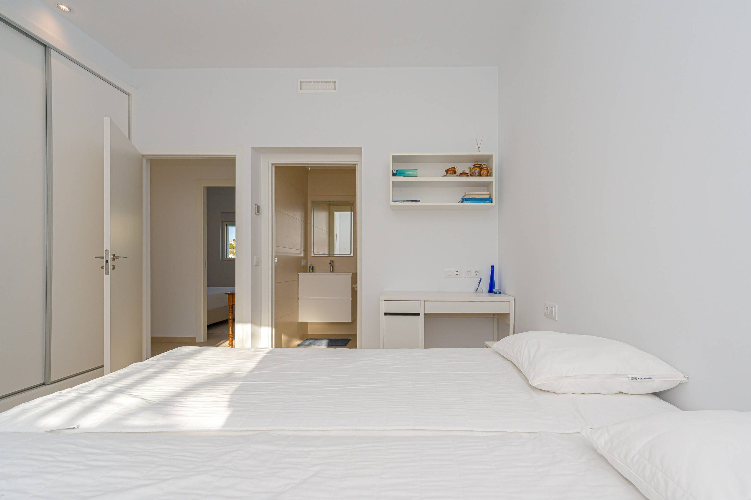 Villa Zeus. Villa moderna en venta en Calpe con vistas al mar.