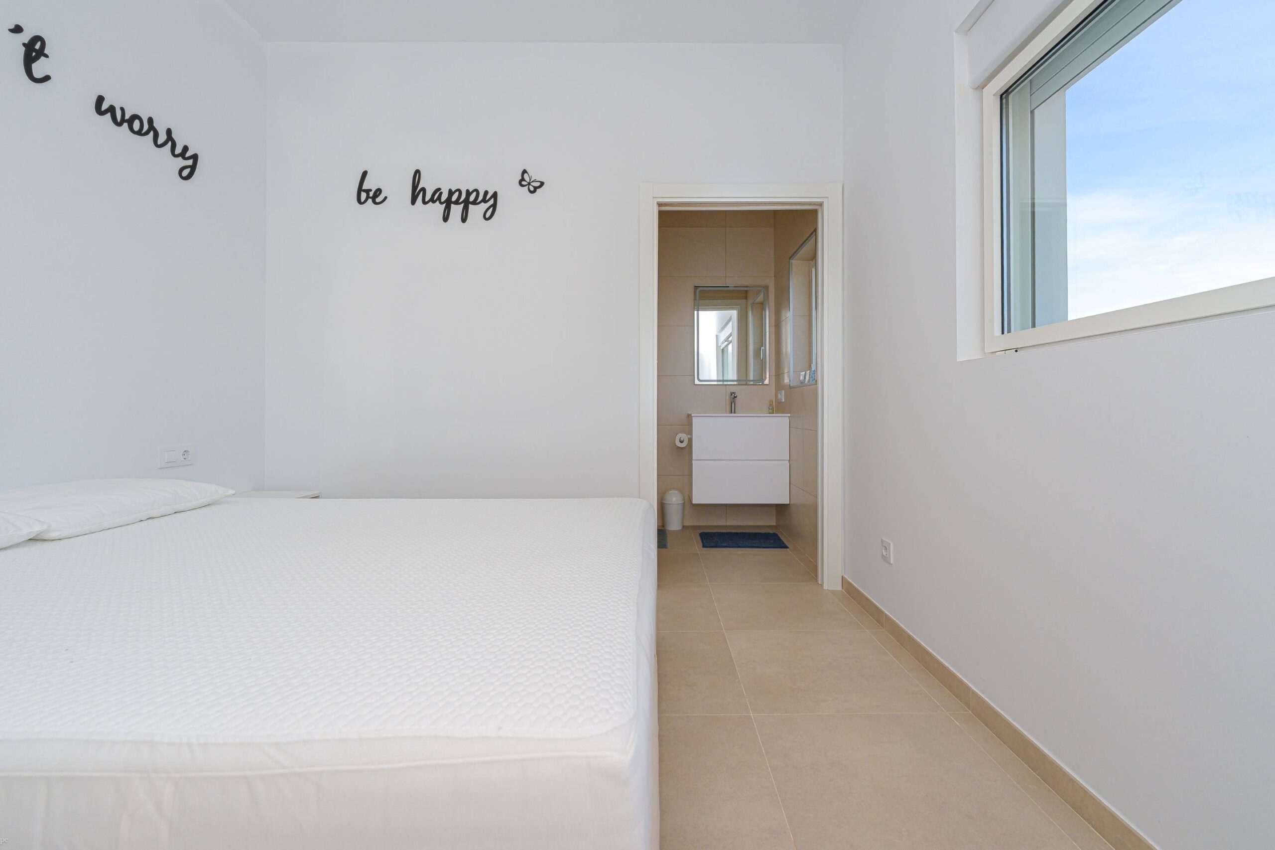 Villa Zeus. Villa moderna en venta en Calpe con vistas al mar.