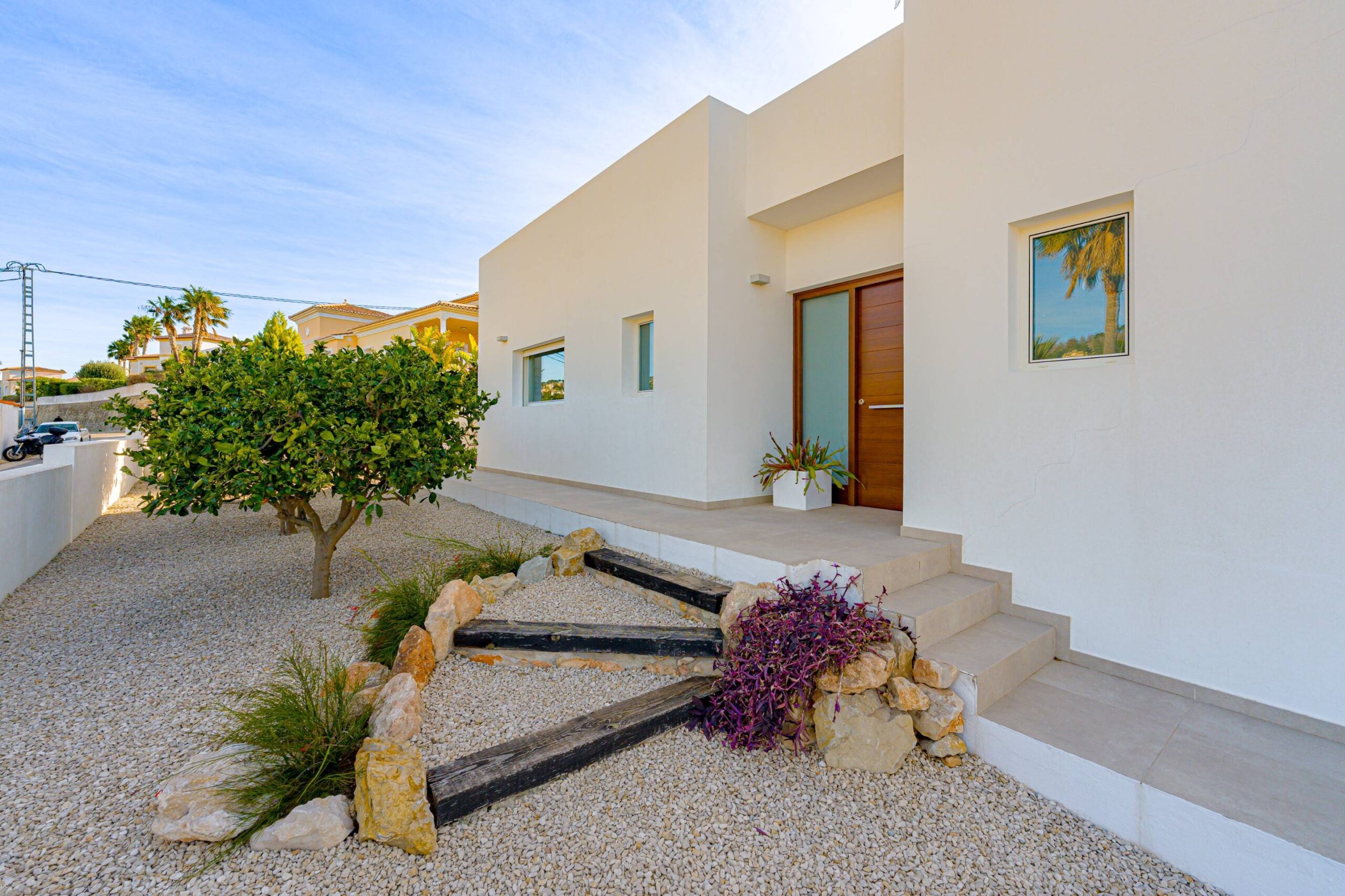 Villa Zeus. Villa moderna en venta en Calpe con vistas al mar.