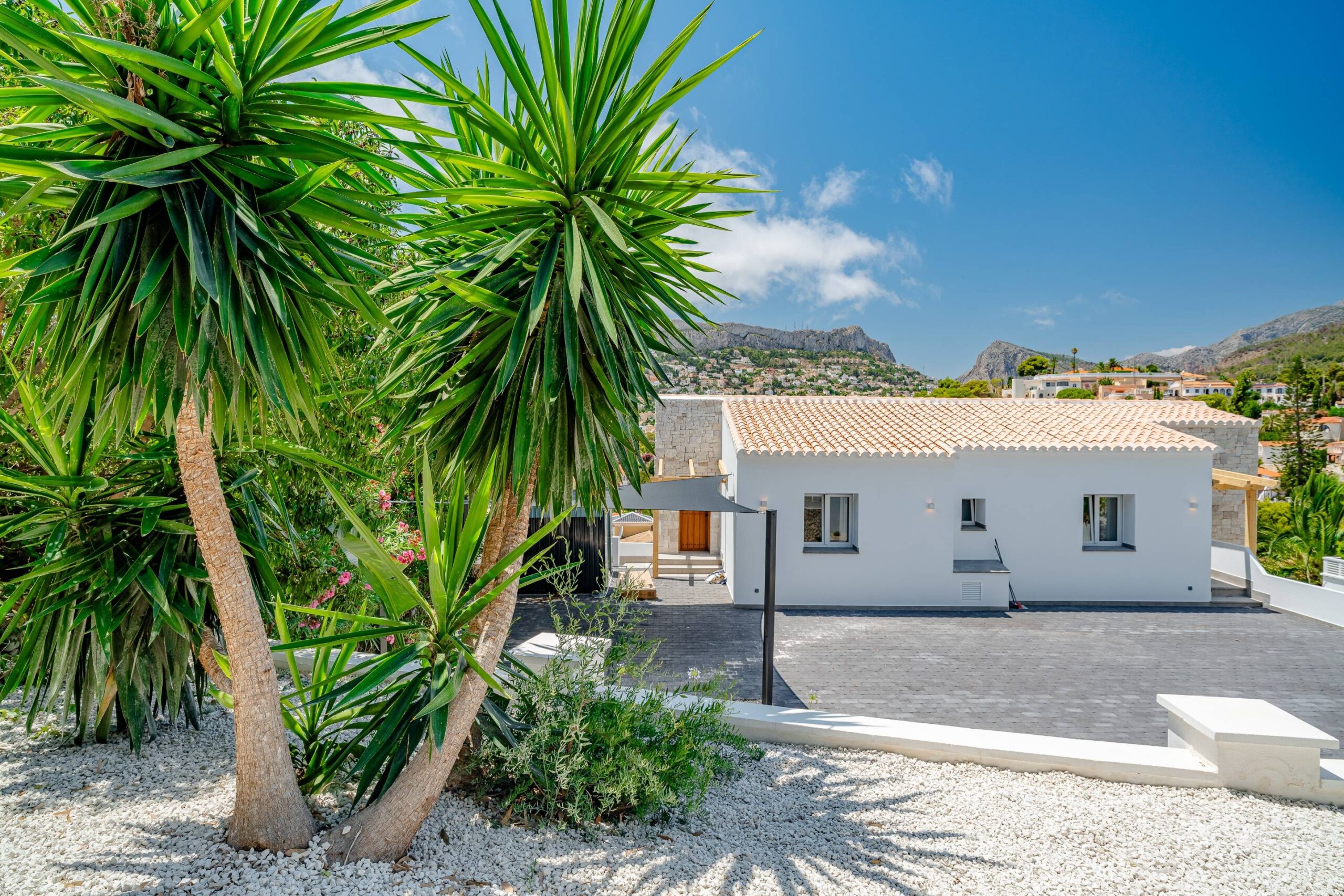 Villa a la venta con vistas al mar y a la montaña en Calpe